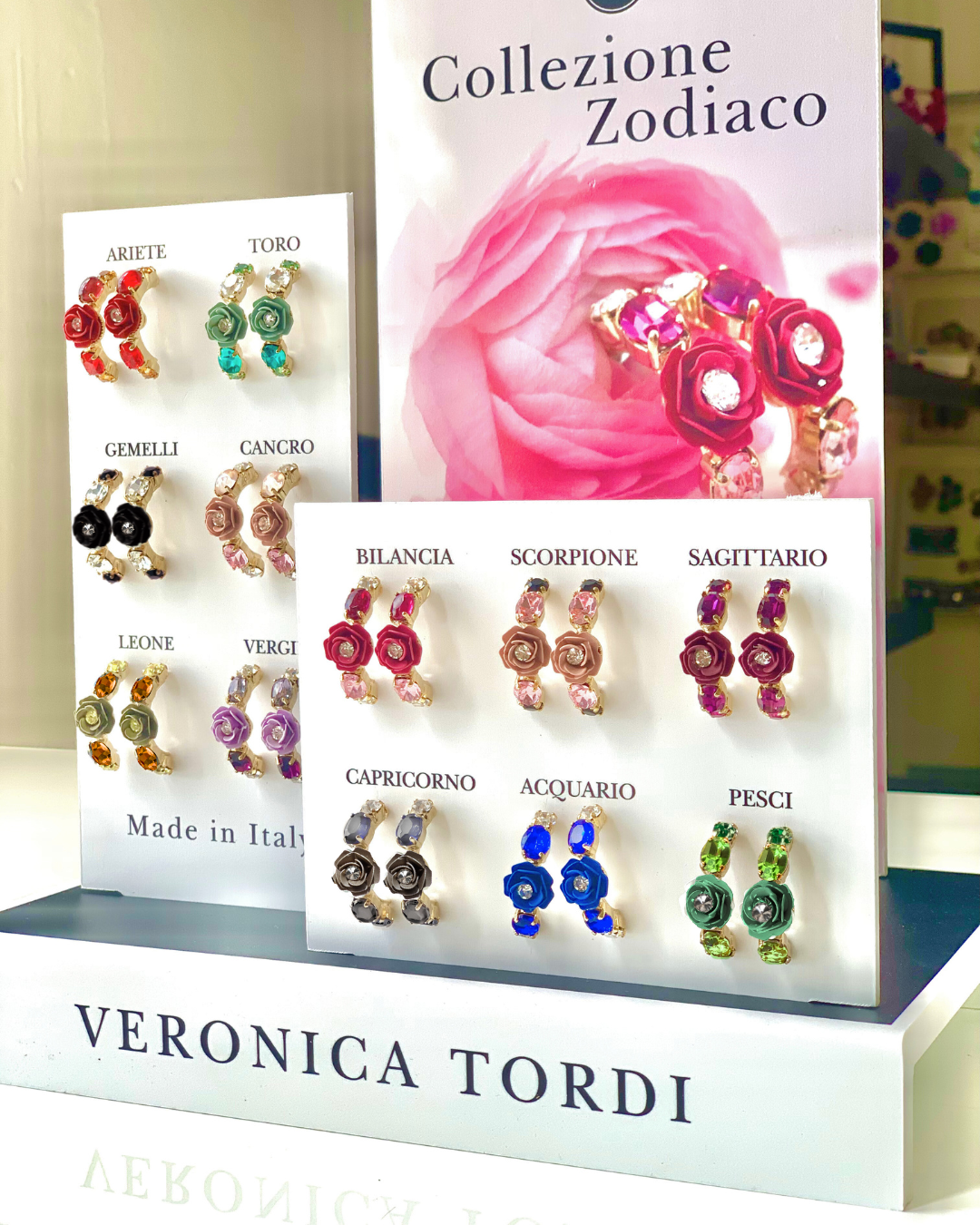 Orecchini a Cerchio "Vergine" con Camelia Glicine e Cristalli