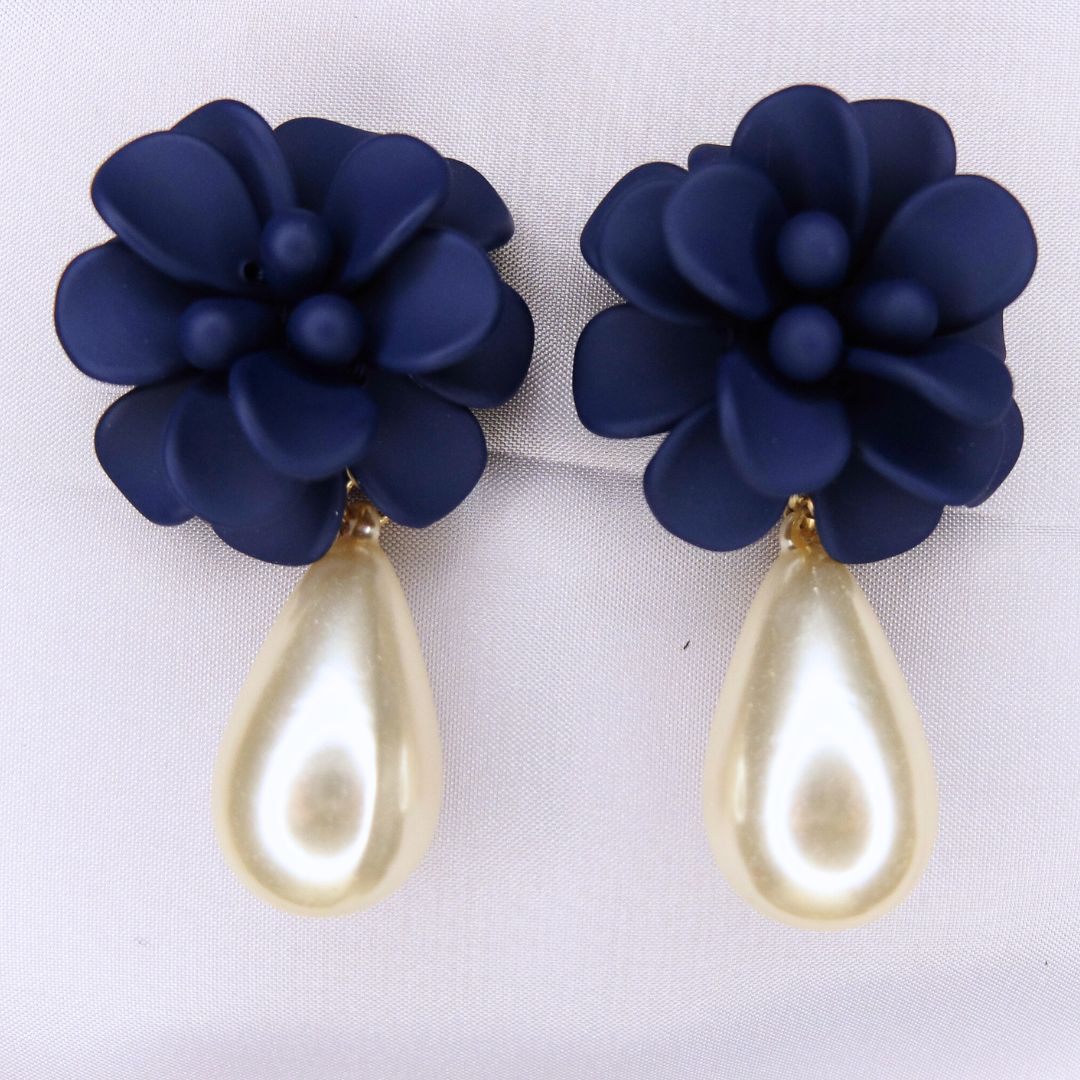 Orecchini Ibisco Blu Seta con perla pendente