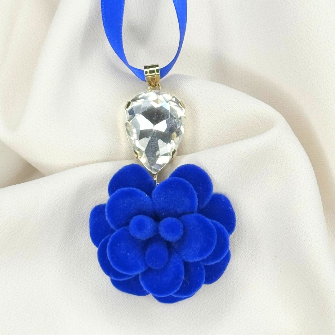 Ciondolo Ibisco Blu elettrico velluto con nastro in raso