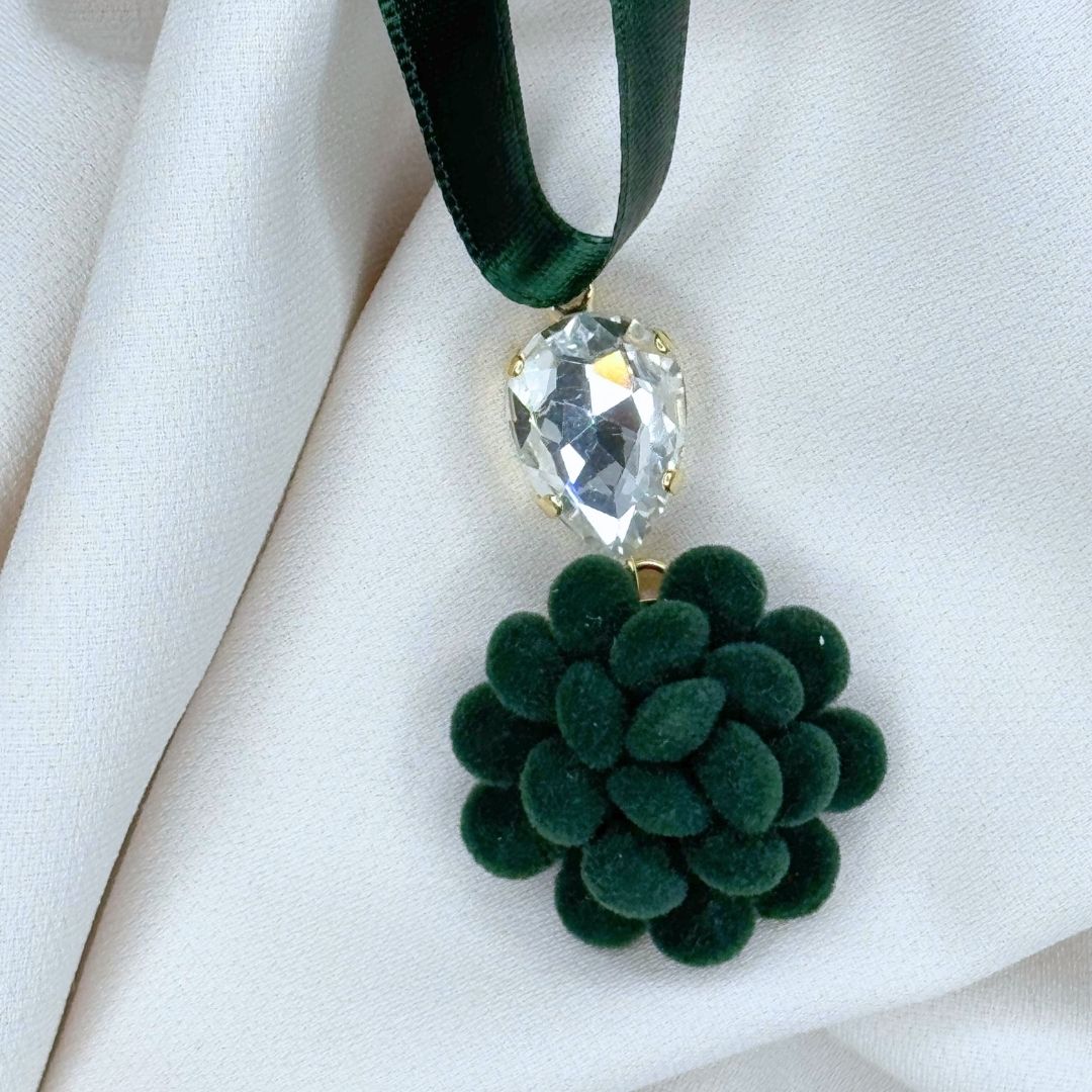 Ciondolo Ninfea Verde Foresta velluto con nastro in raso