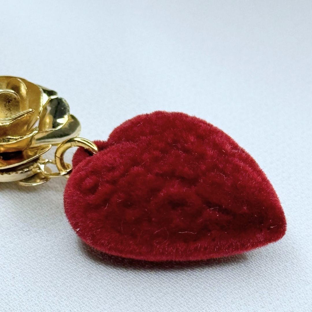 Ciondolo Camelia "Cuore" Cremisi velluto