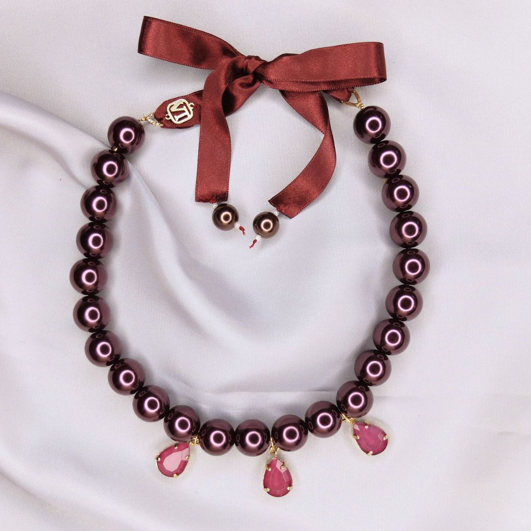 Collana "Florea" - con gocce pendenti e nastro in raso Vinaccia