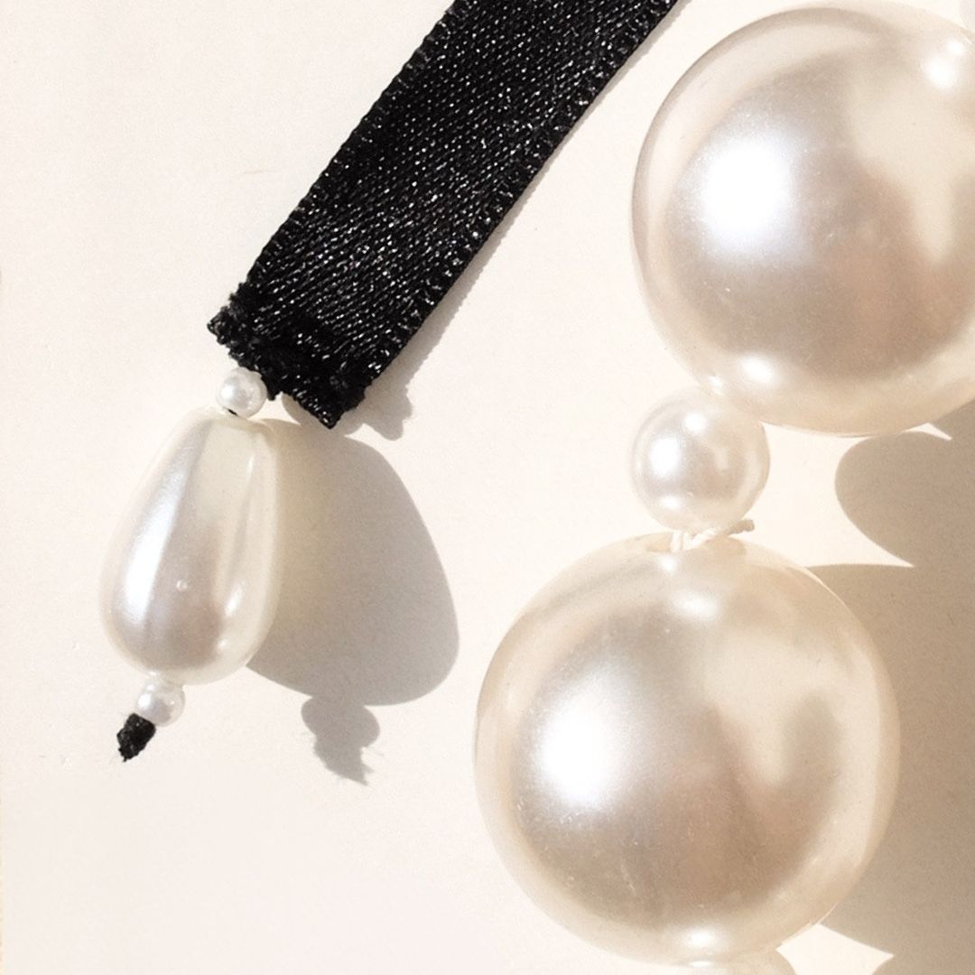 Collana di perle Audrey con raso nero