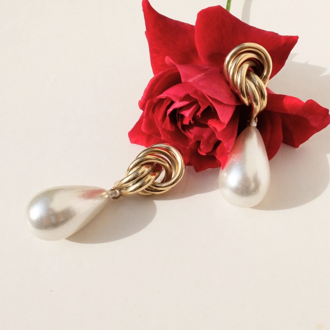 Orecchini Nodo Golden con perla pendente