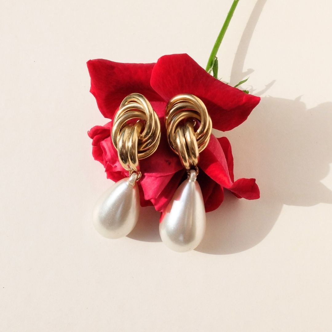 Orecchini Nodo Golden con perla pendente