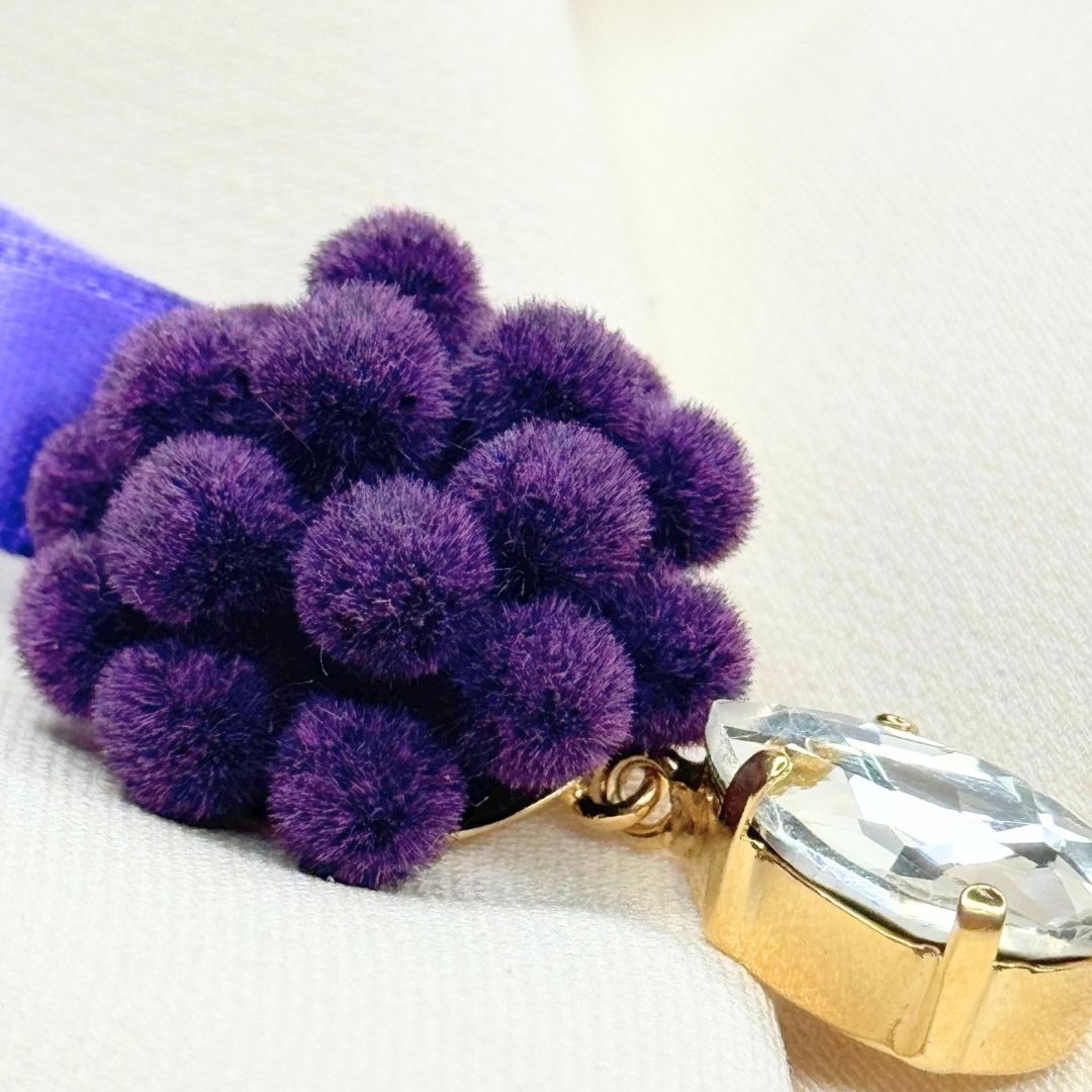 Ciondolo Mimosa Viola velluto con nastro in raso