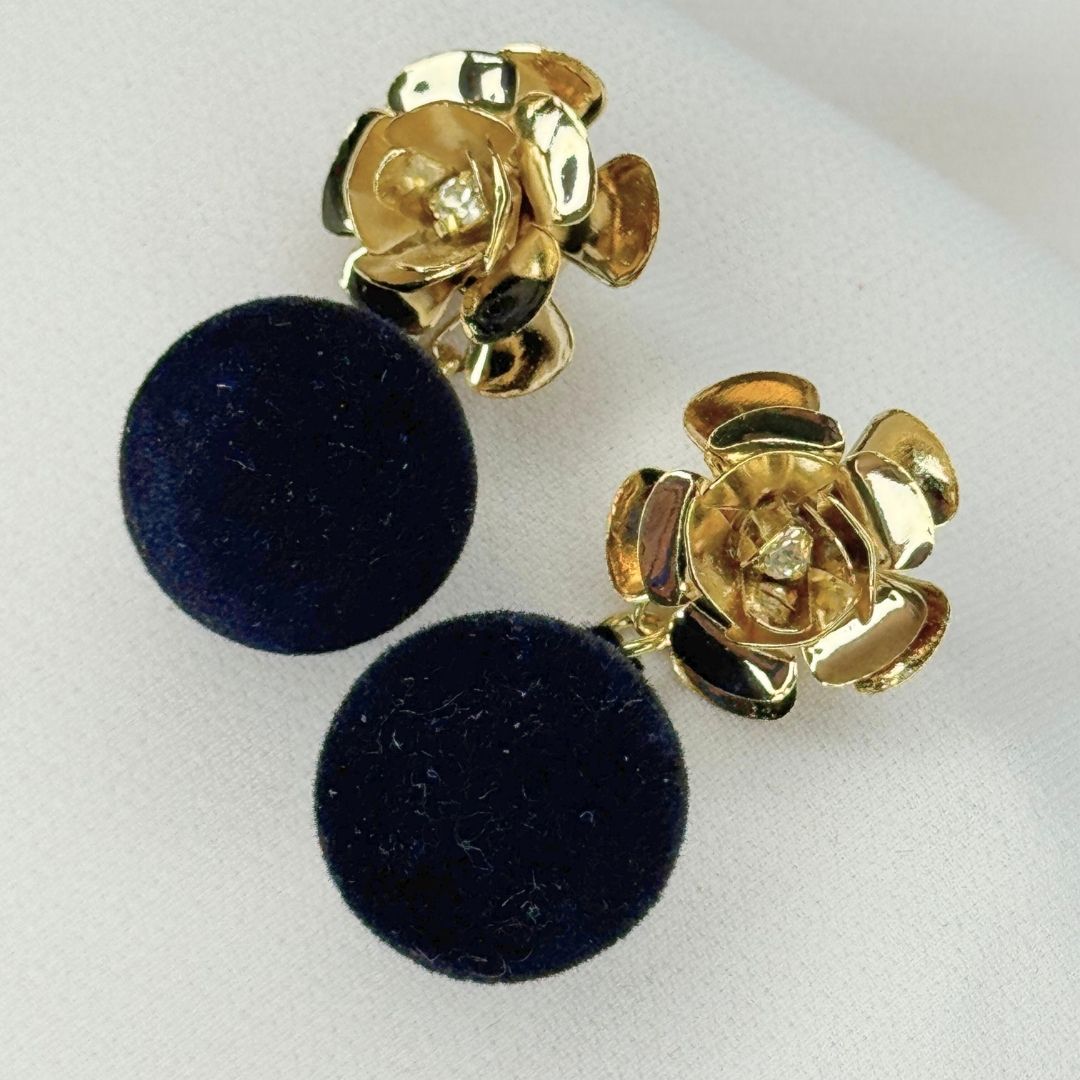 Orecchini Camelia Oro "Perla di velluto" Nero