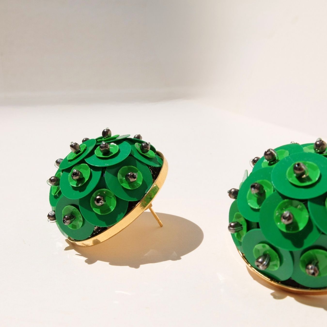 Orecchini Perle del Nilo in pailettes - Verde Giada