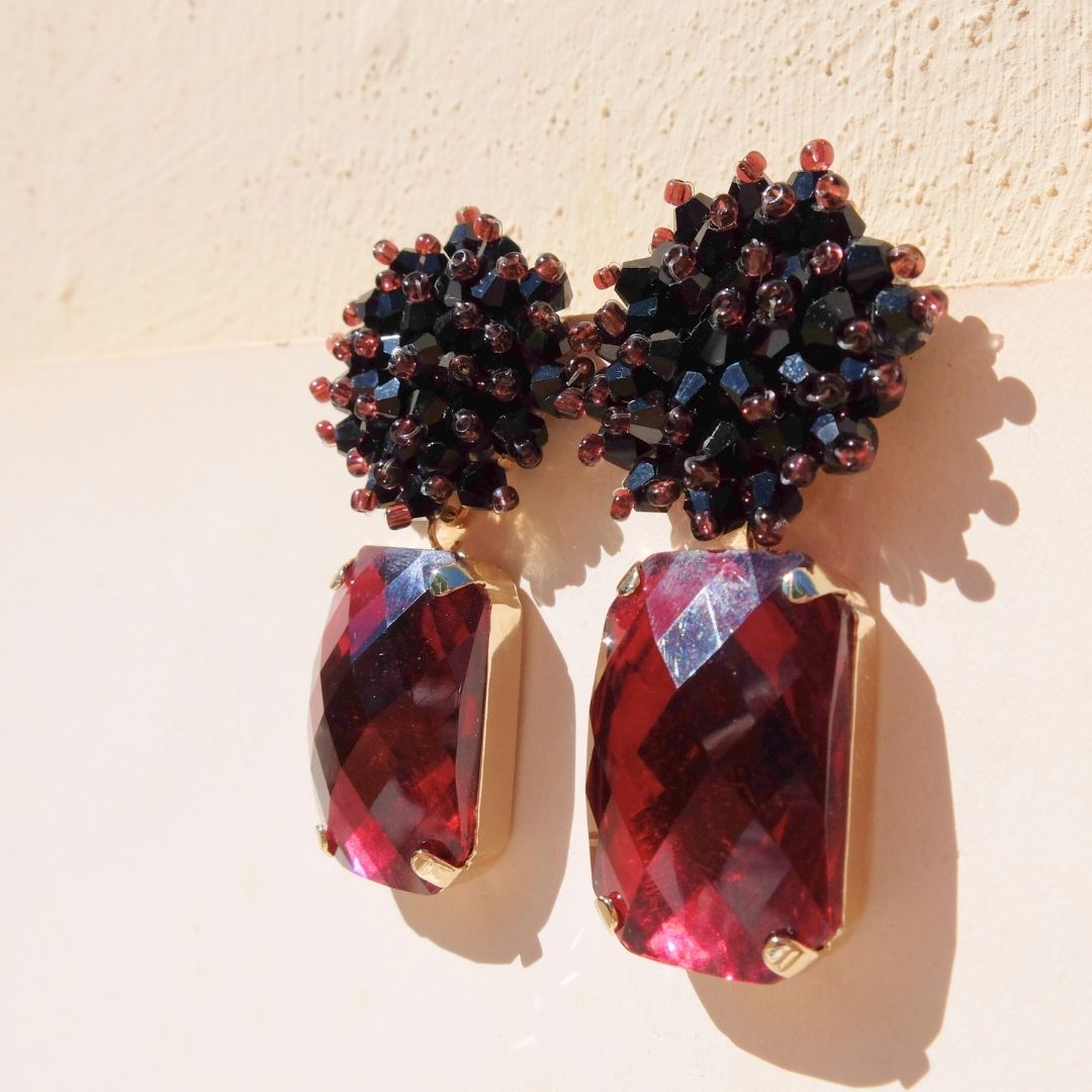 Orecchini Sambuco con cristallo burgundy rettangolare