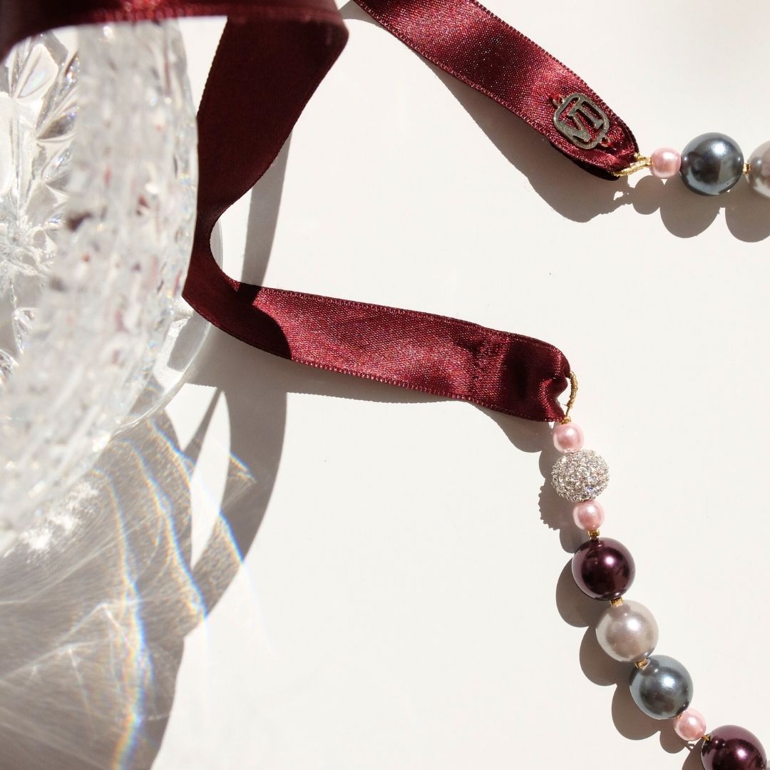 Collana Kate - perle multicolor e nastro vinaccia