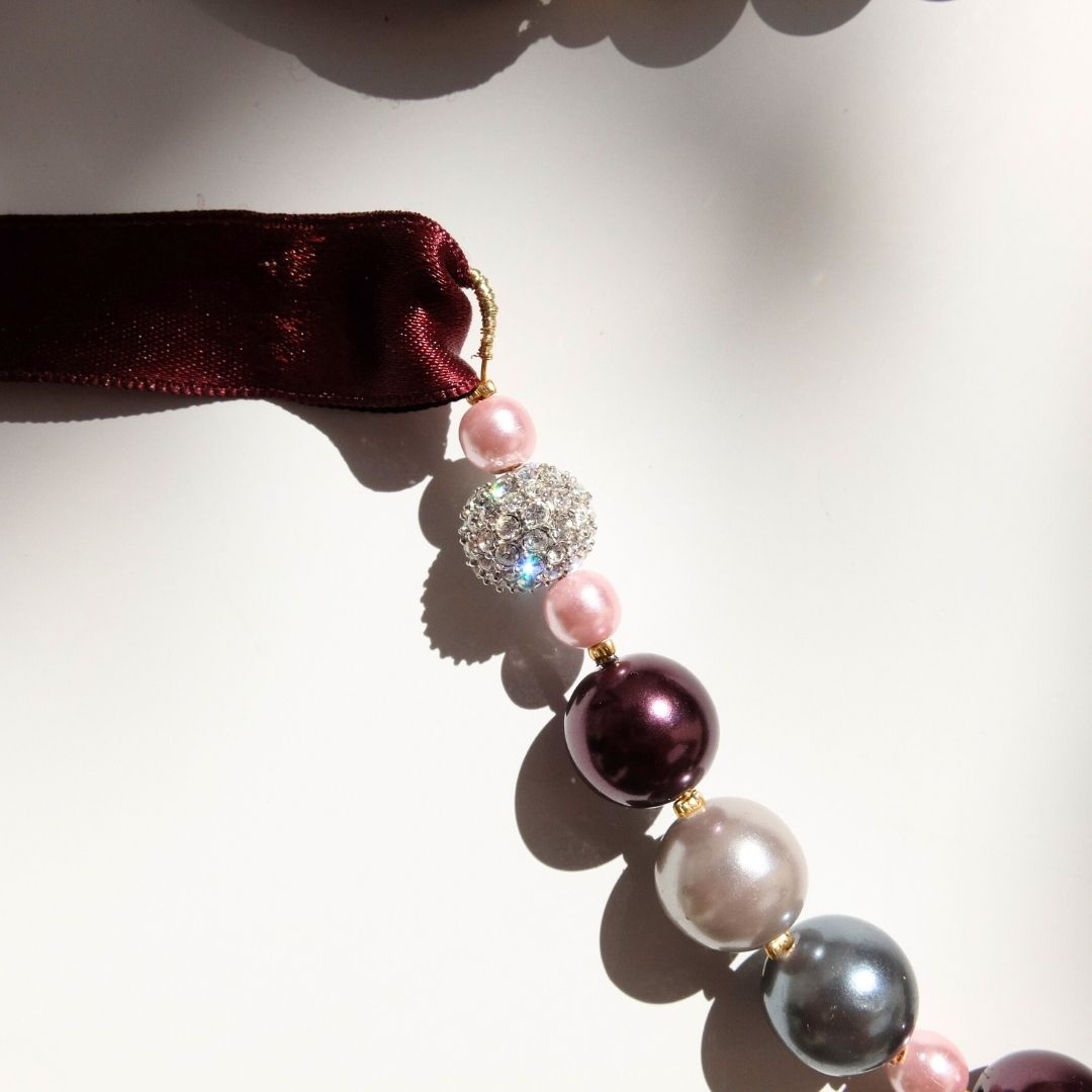Collana Kate - perle multicolor e nastro vinaccia