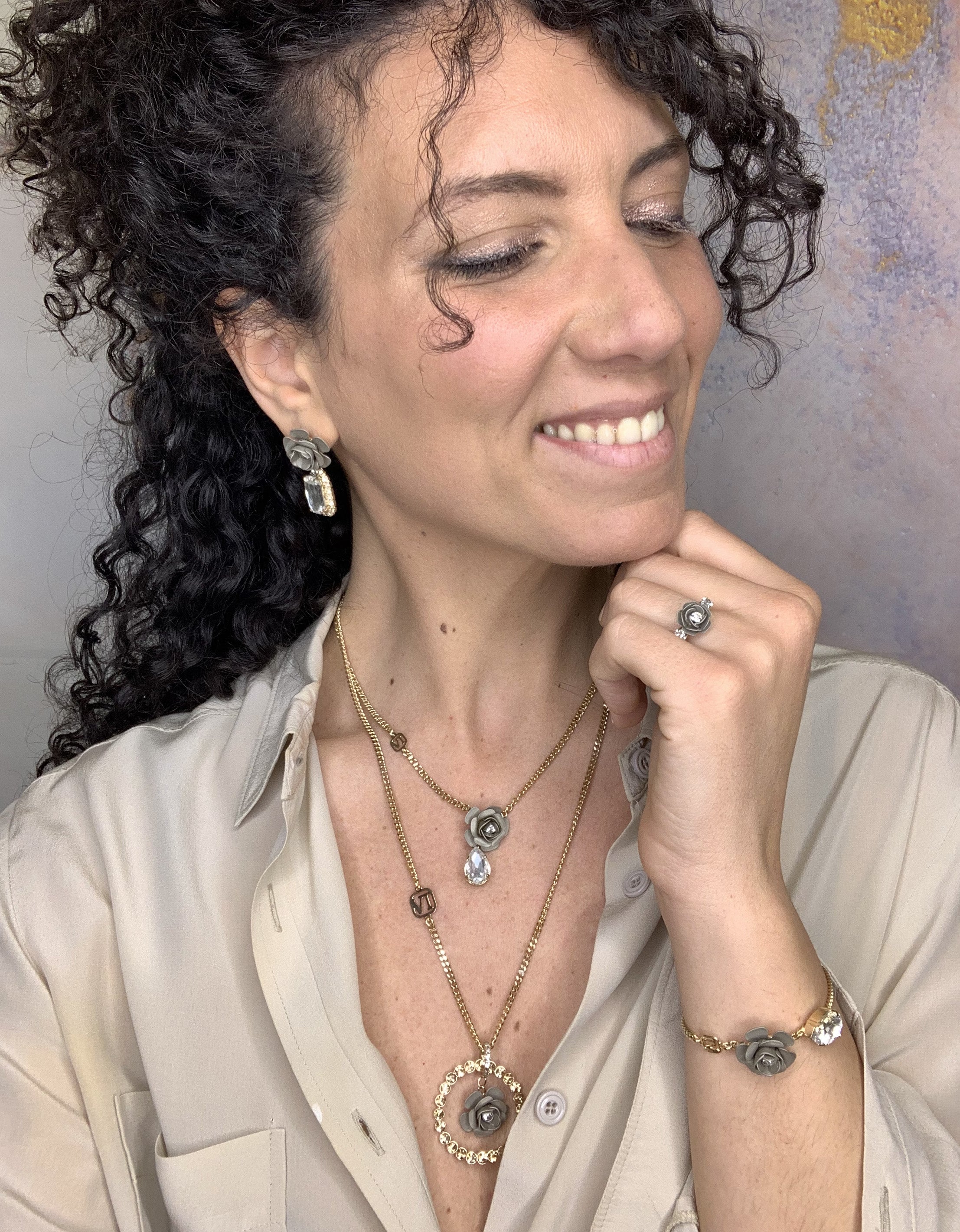 Collana a ciondolo "Camelia" - Platino metallizzato con Goccia in Cristallo