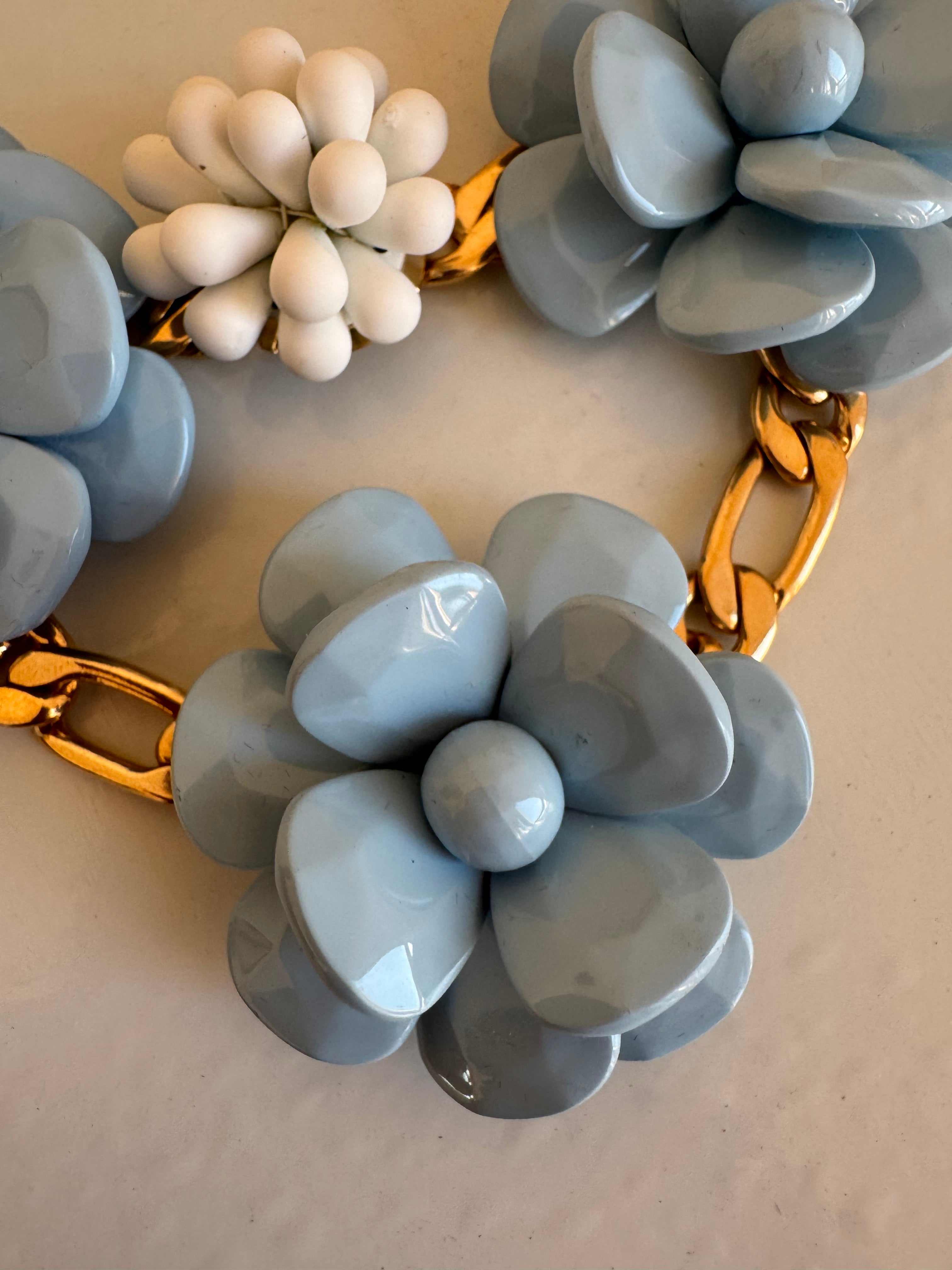 Collana Posillipo - PEZZO UNICO Fiori carta da zucchero, Azzurro candy e Cristalli