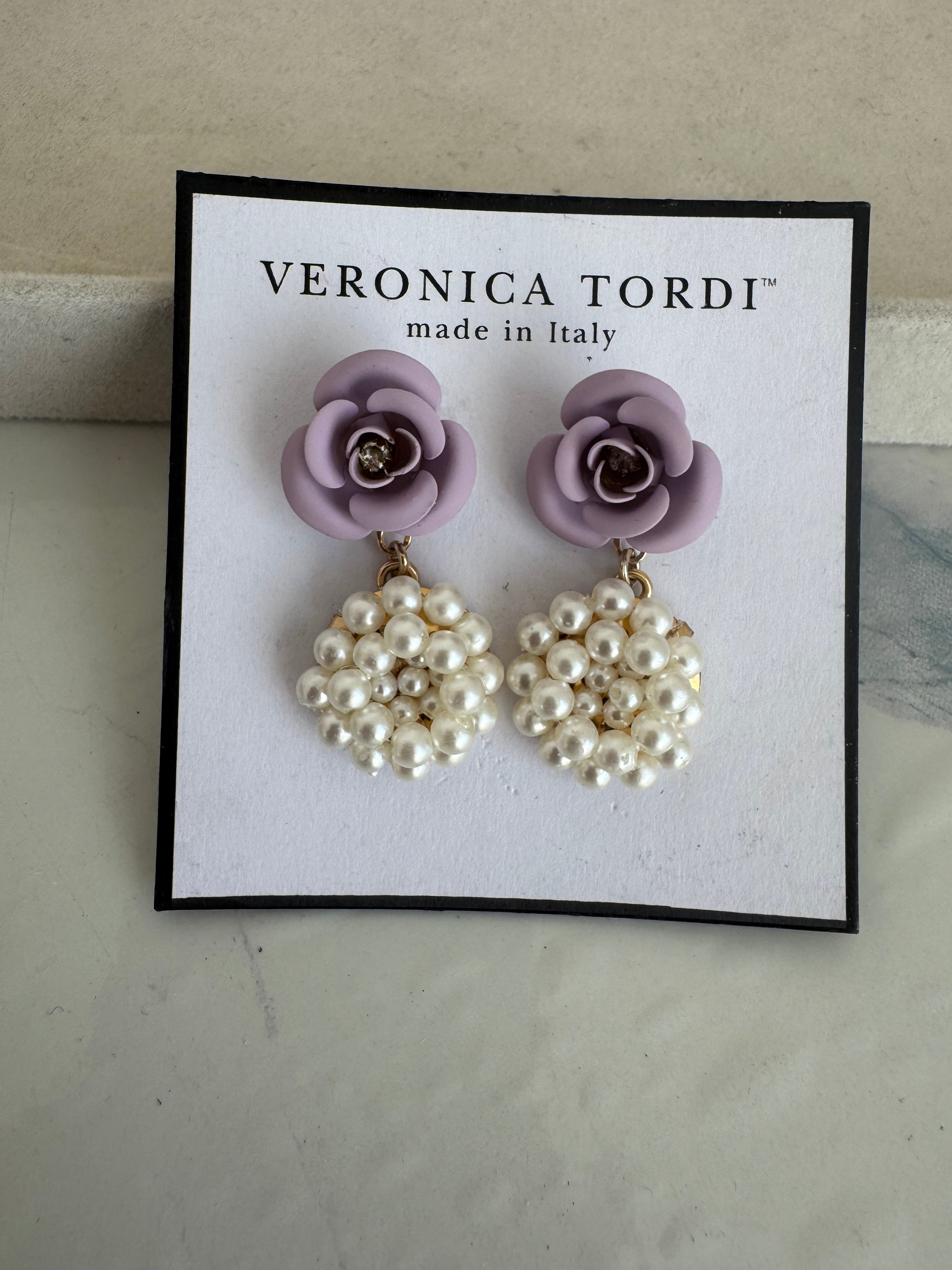Orecchini Mini Peonia Lilla - Ricamo di perle pendenti