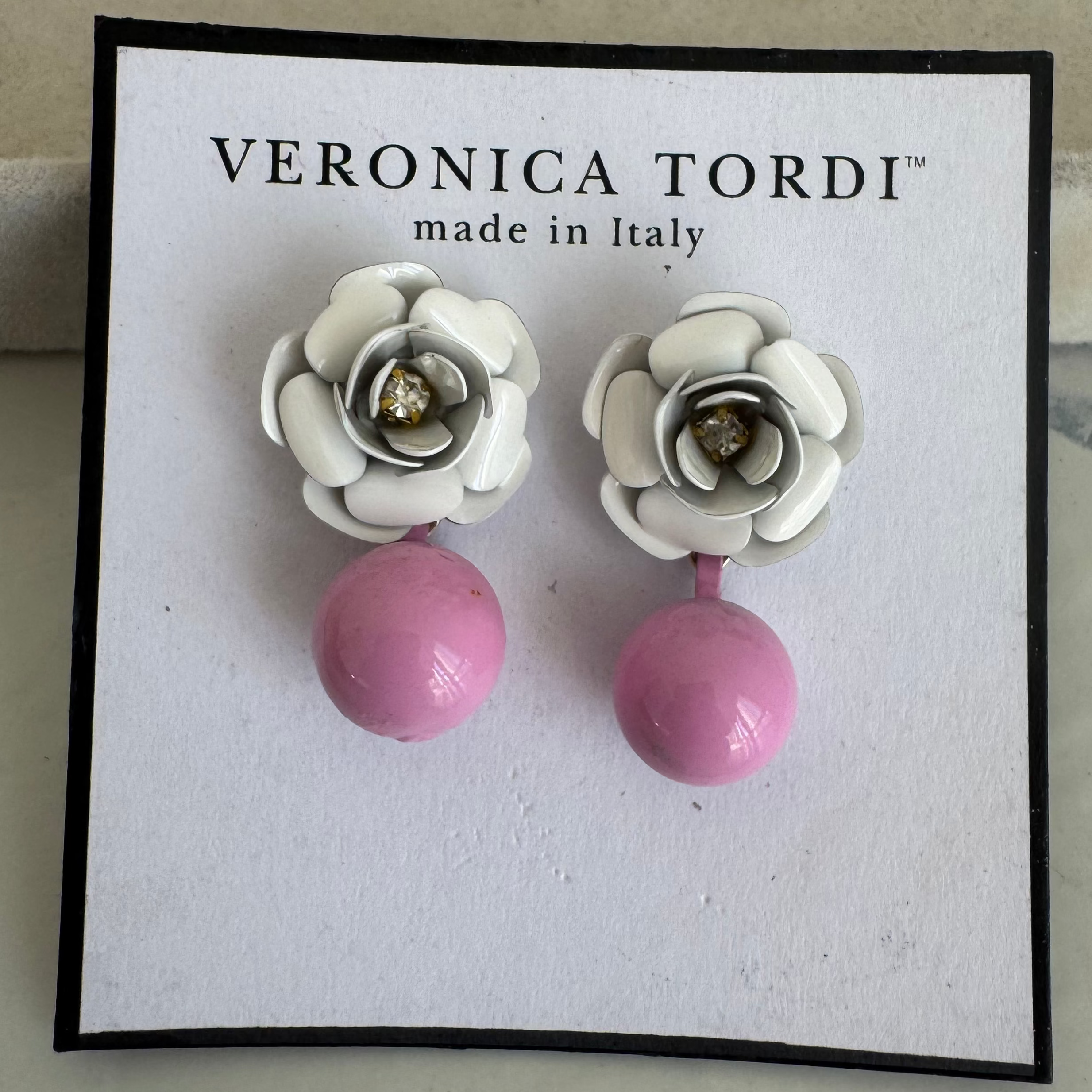 Orecchini Camelia Bianca con perla orchidea pendente