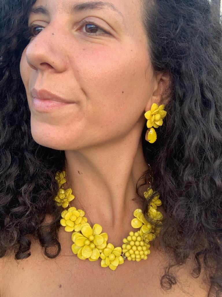 Giglio Giallo con Goccia dipinta a mano