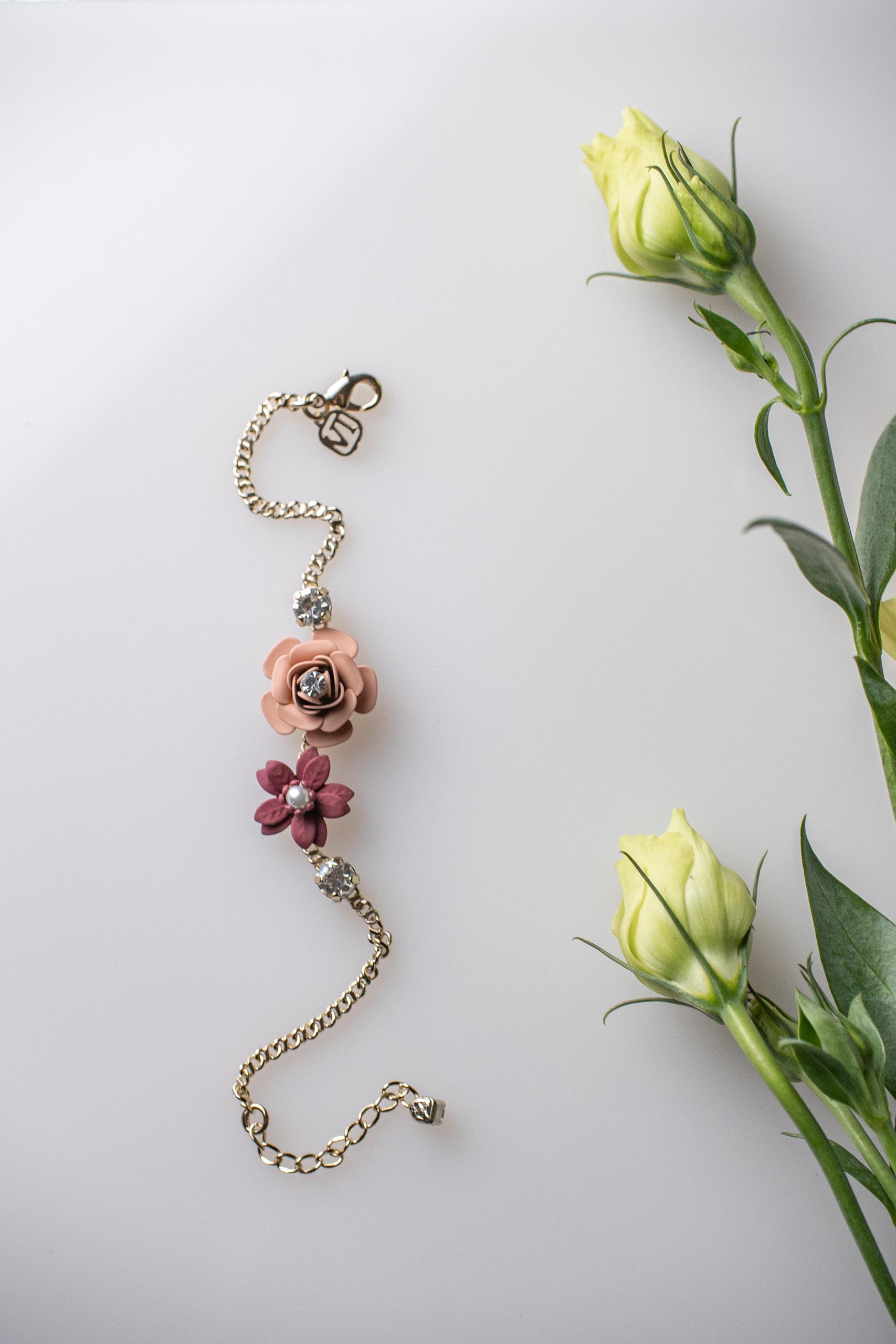 Bracciale regolabile "Camelia" Rosa Cipria e Ciliegia con cristallo