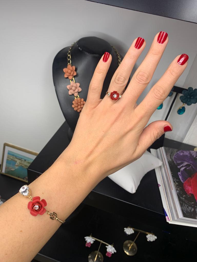 Bracciale regolabile "Camelia" rosso con cristallo
