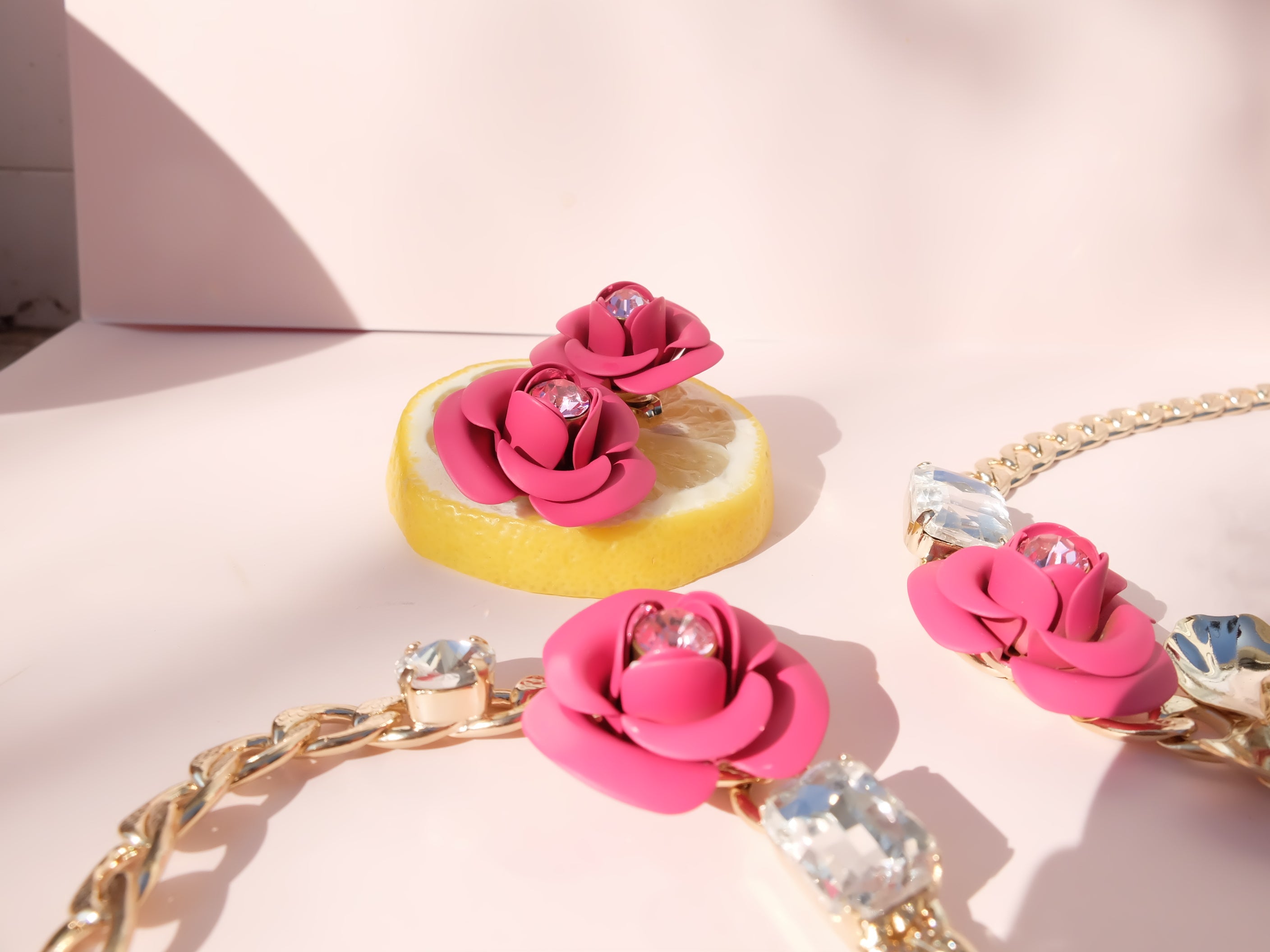 Bracciale Regolabile "Peonia Sunset"- Fucsia con Cristalli