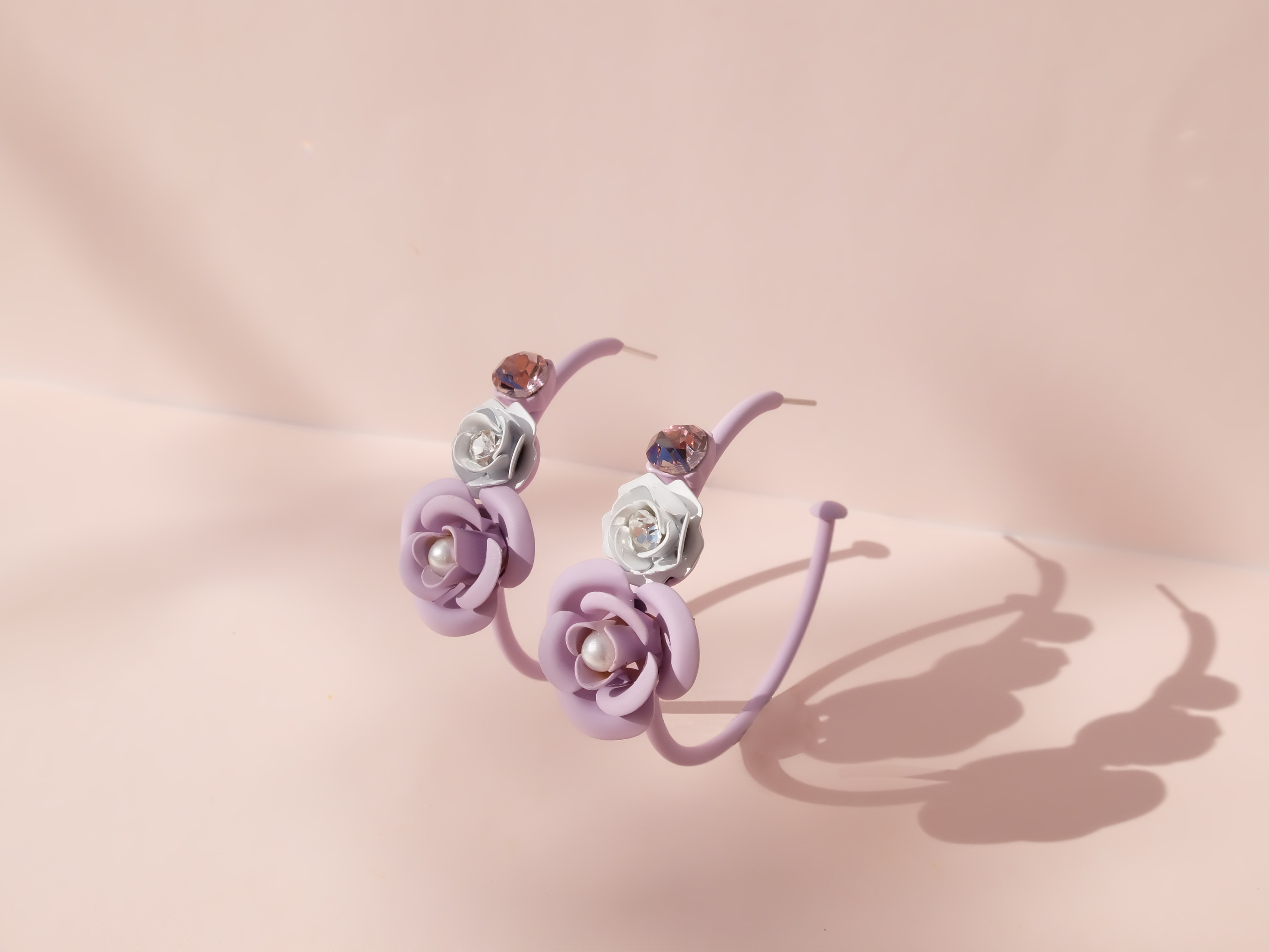 Orecchini a cerchio "Violetta" - Glicine e Bianco con cristallo
