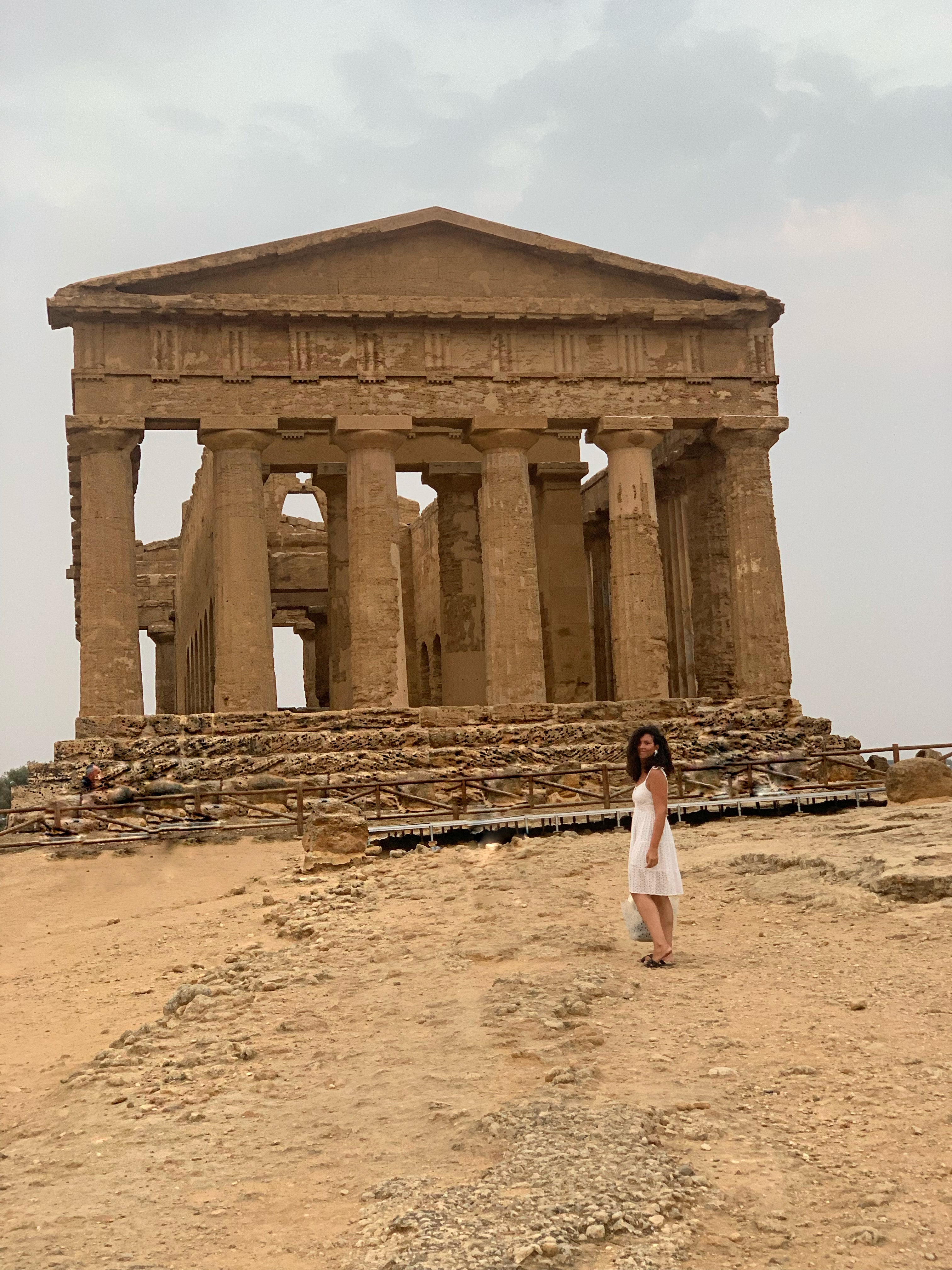 Giglio Bianco con Pietra Rettangolare Bianca