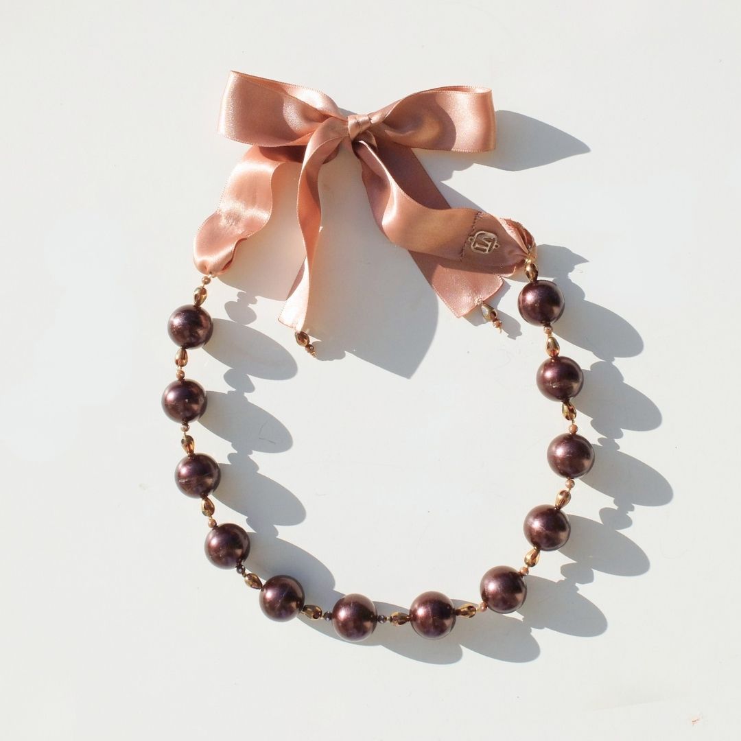 Collana Vittoria - perle mogano e nastro rosa antico