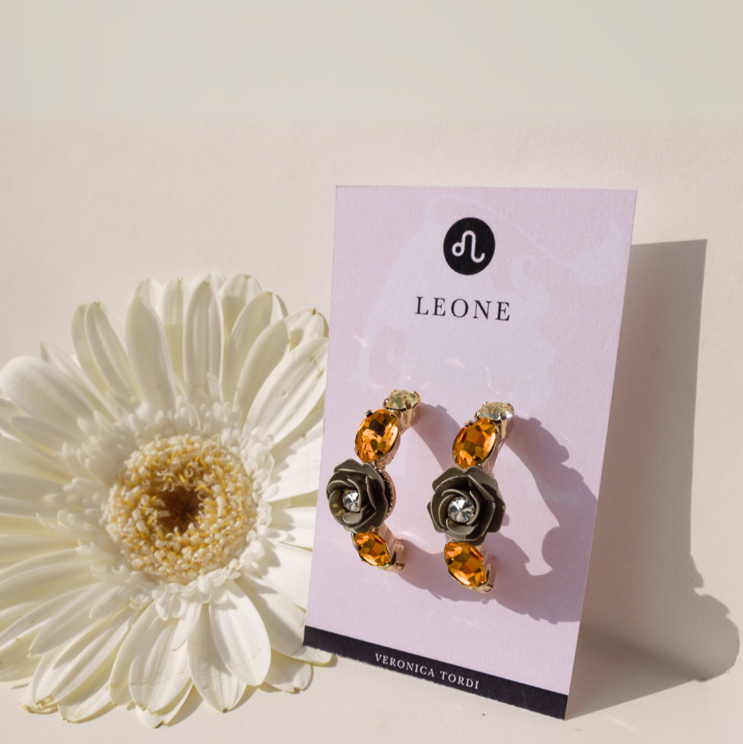Orecchini a Cerchio "Leone" con Camelia Platino e Cristalli