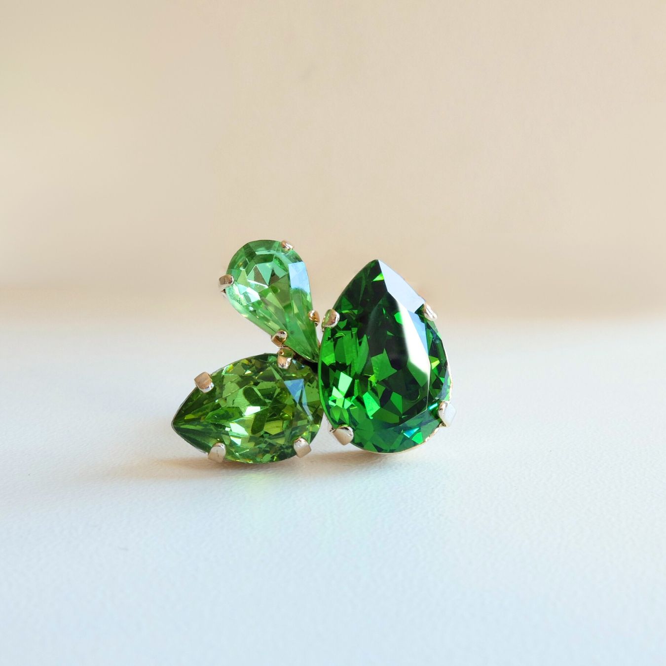 Anello Nefertiti Verde Giada con cristalli