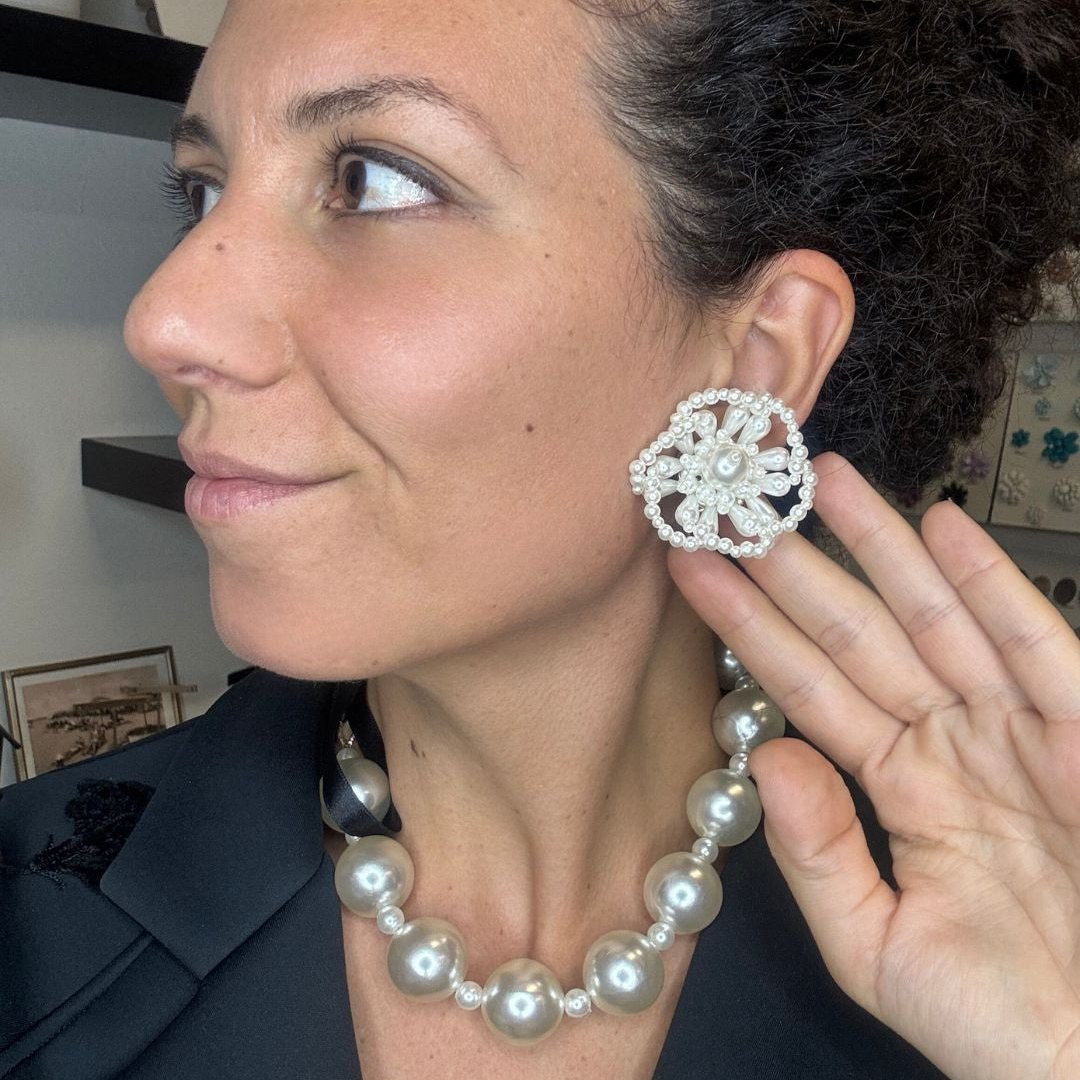 Lula earrings - with pearl flowers