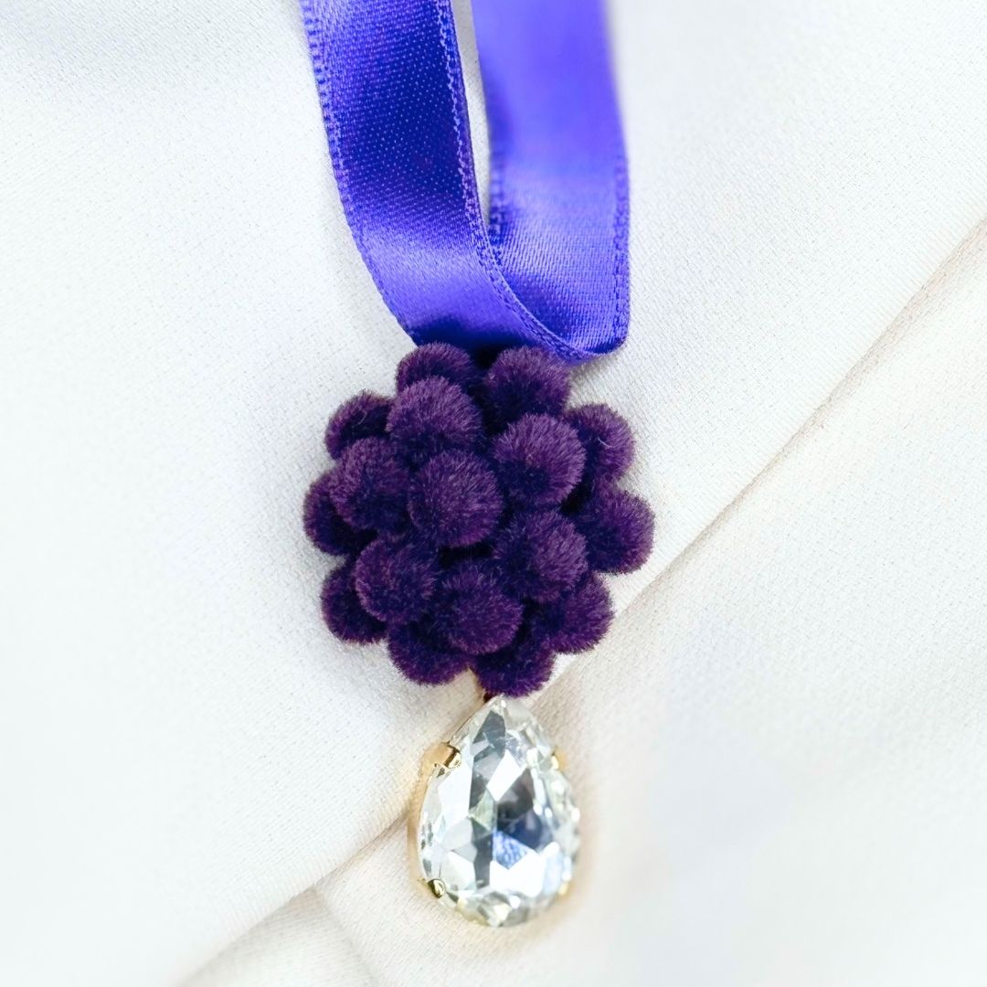 Ciondolo Mimosa Viola velluto con nastro in raso