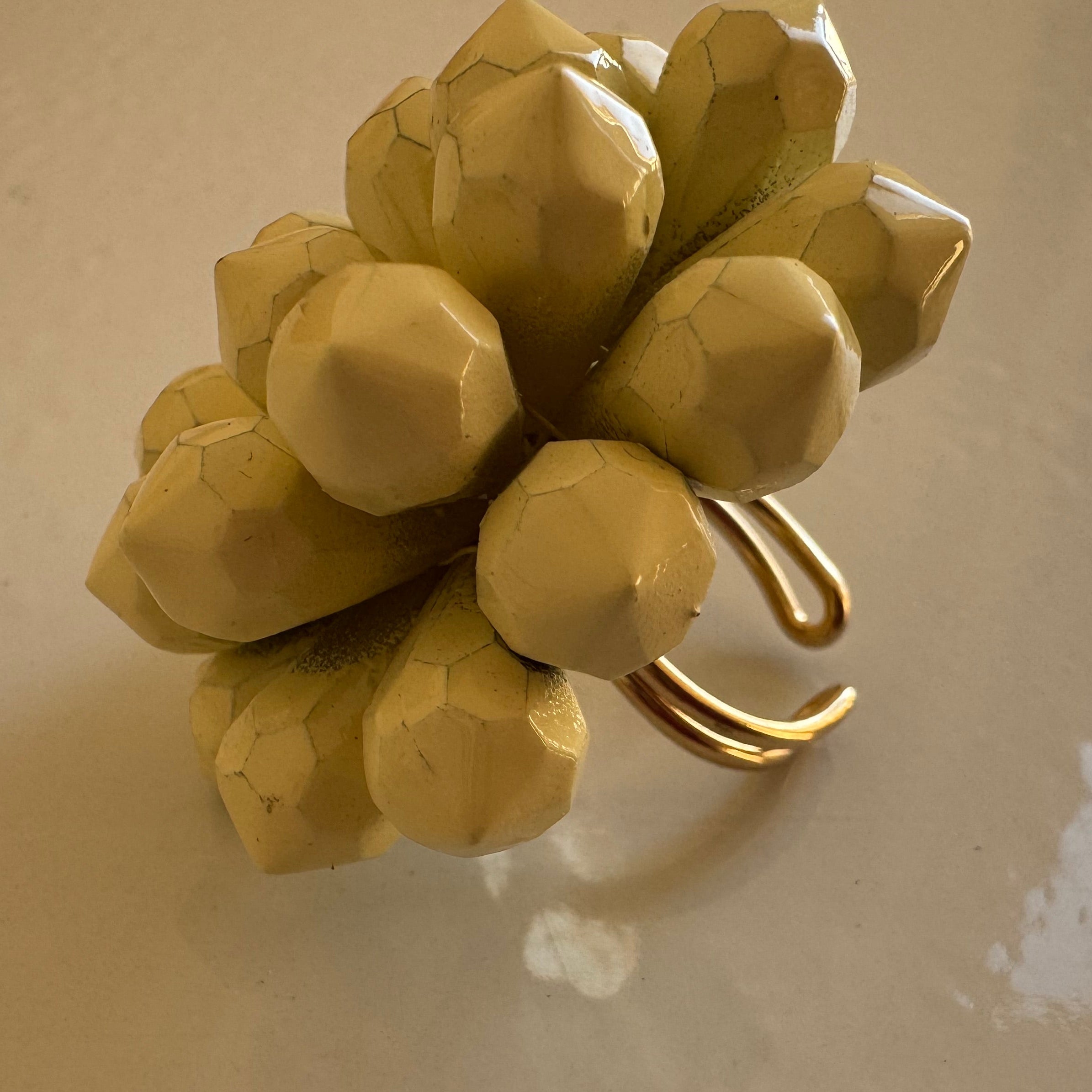 Anello Anemone color Banana - Effetto Lucido