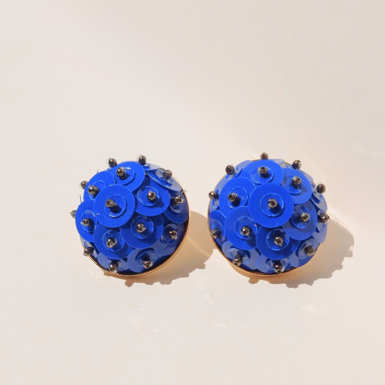 Orecchini Perle del Nilo con pailettes - Blu Cobalto