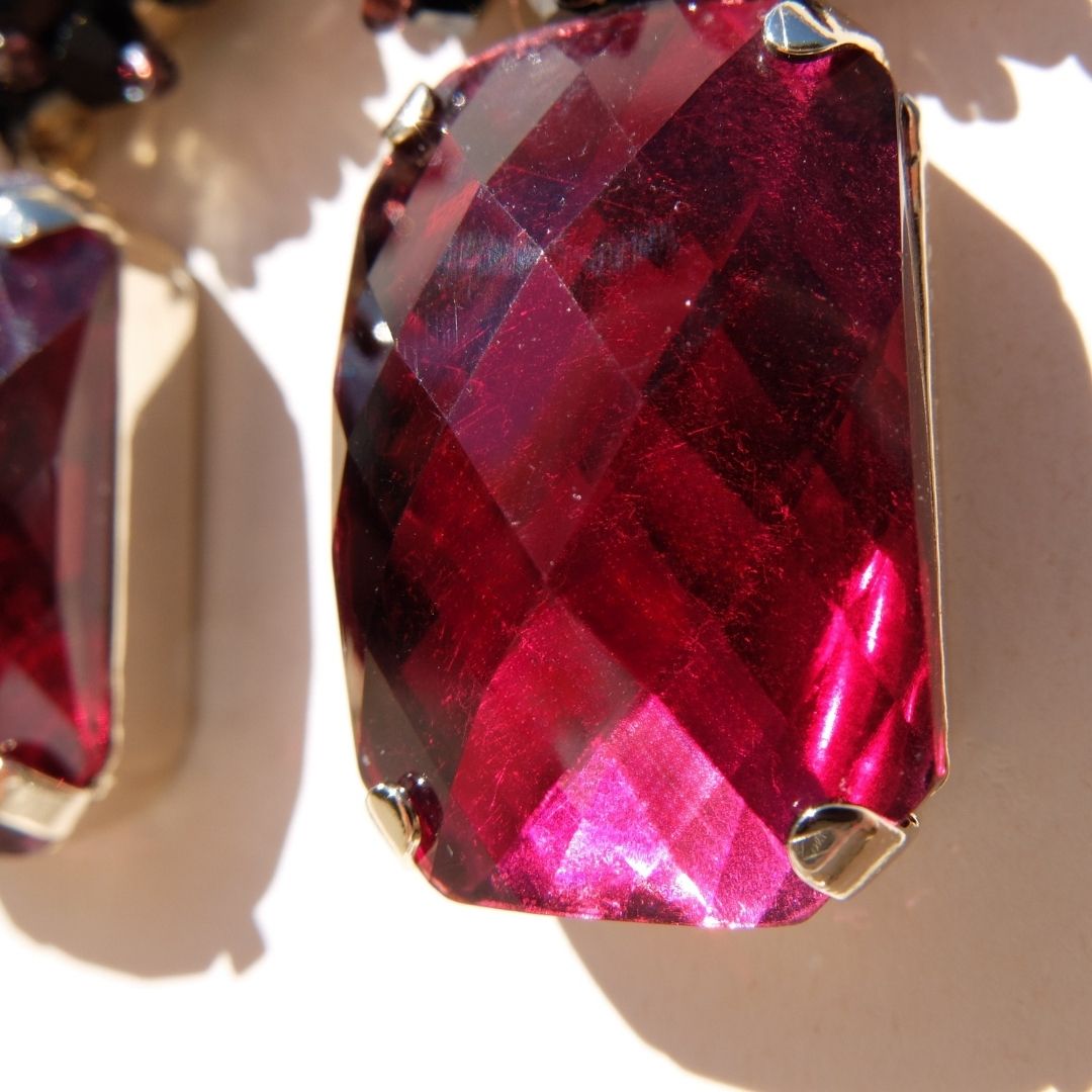 Orecchini Sambuco con cristallo burgundy rettangolare