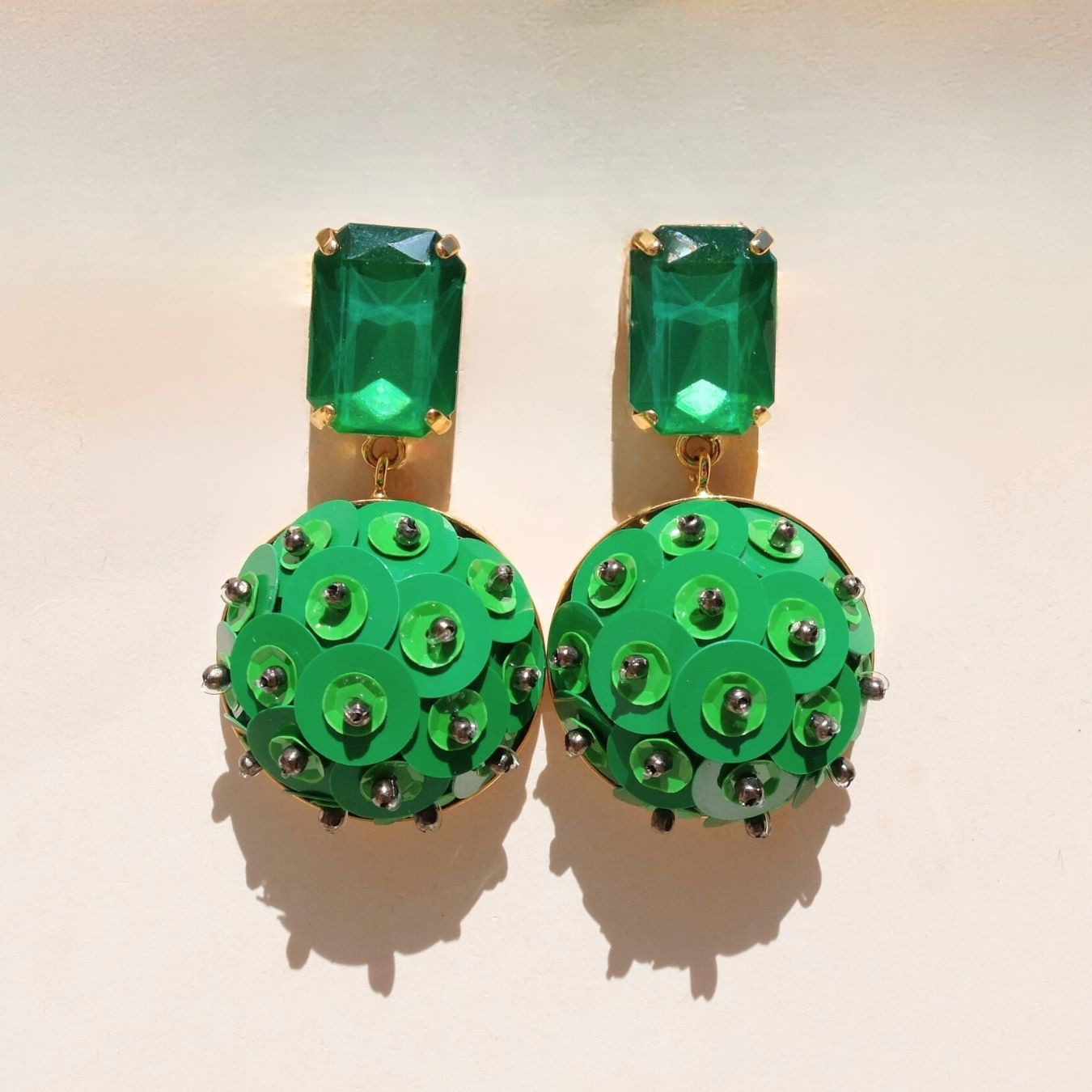 Orecchini Perle del Nilo in pailettes - Verde Giada Pendenti