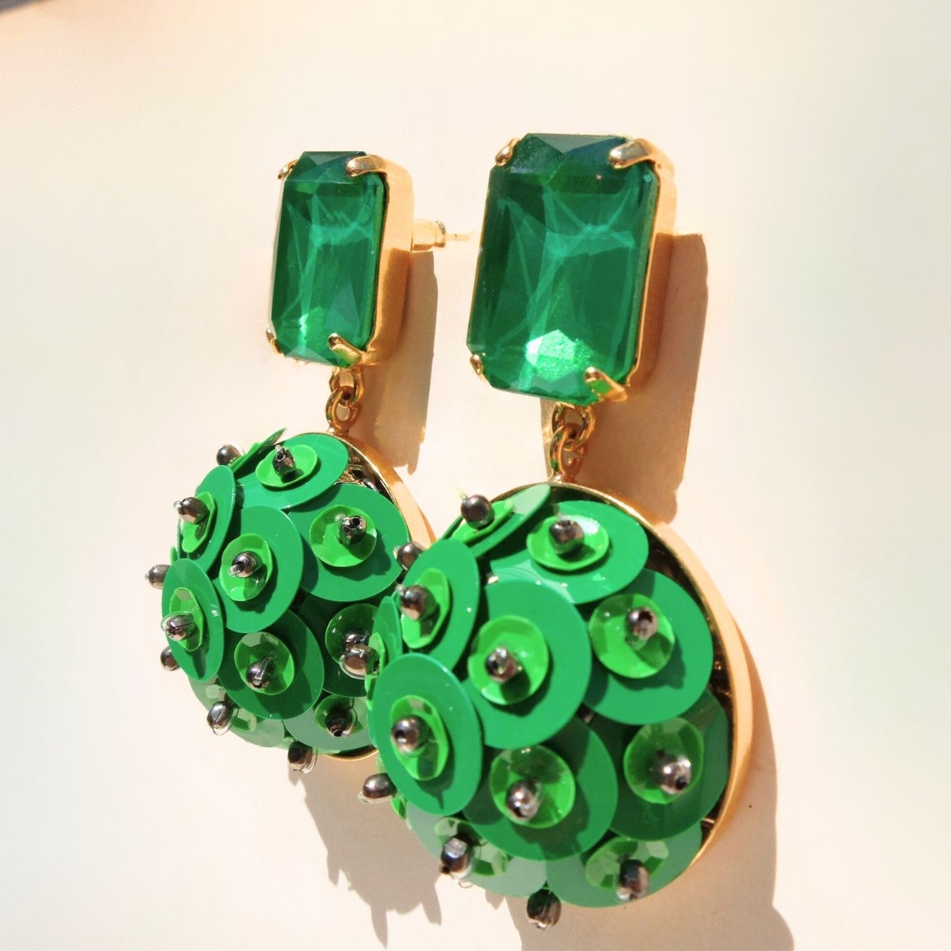 Orecchini Perle del Nilo in pailettes - Verde Giada Pendenti