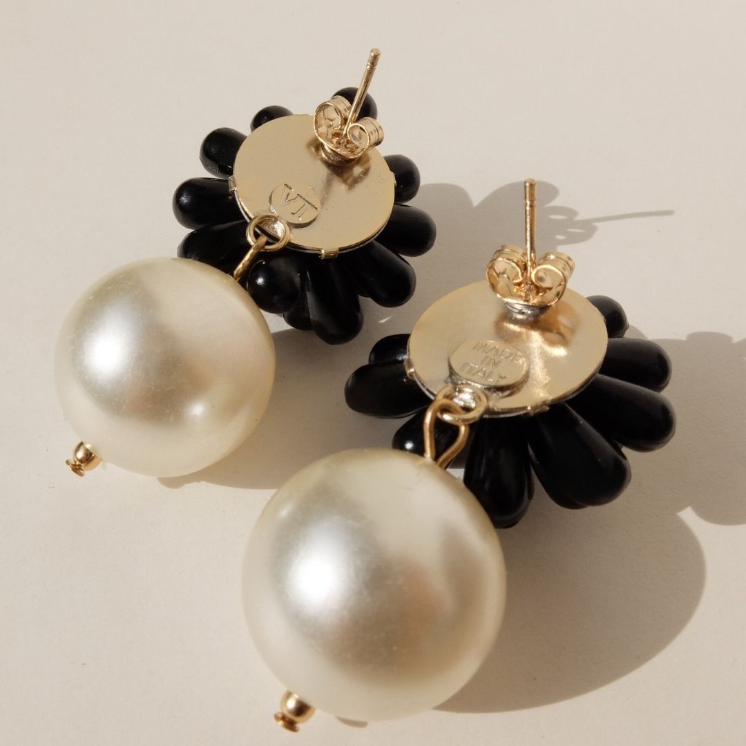 Mimosa Black Shiny Earrings with Pendant Pearl