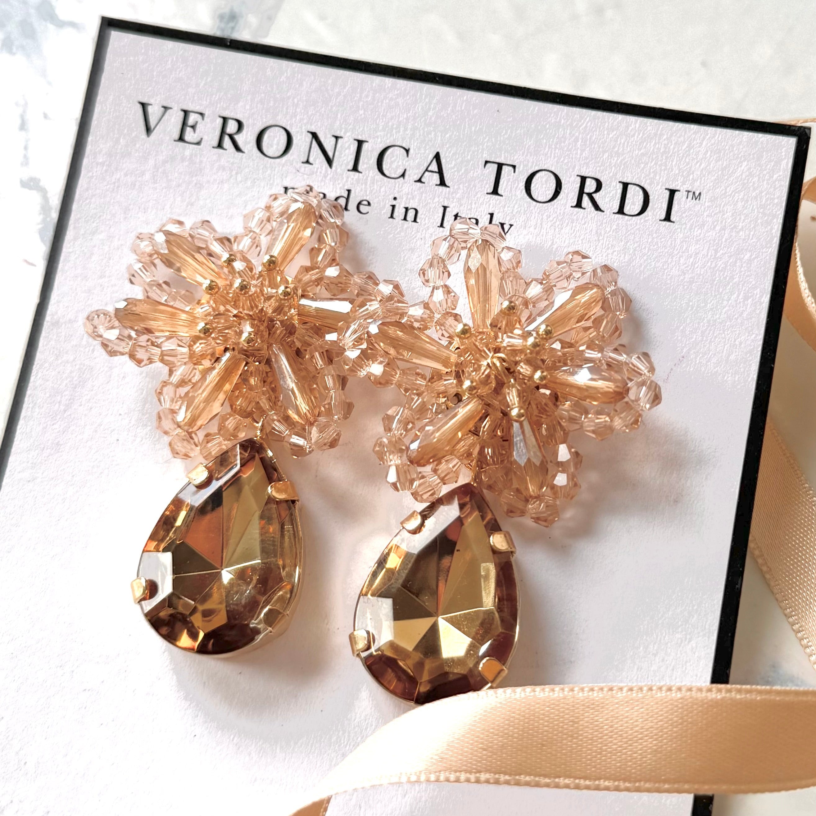 Orecchini Sienna - pendenti con goccia champagne