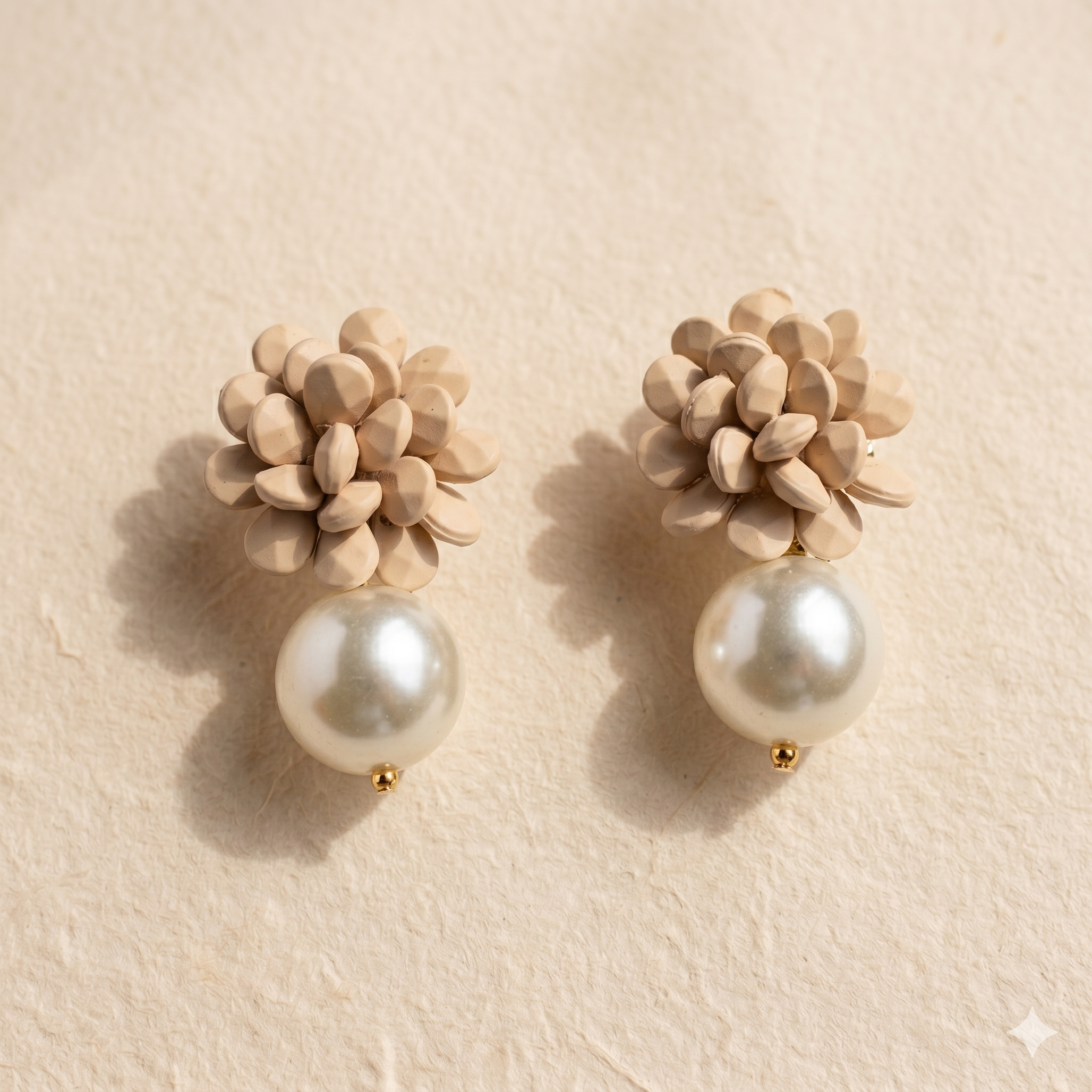 Ninfea Beige con perla pendente