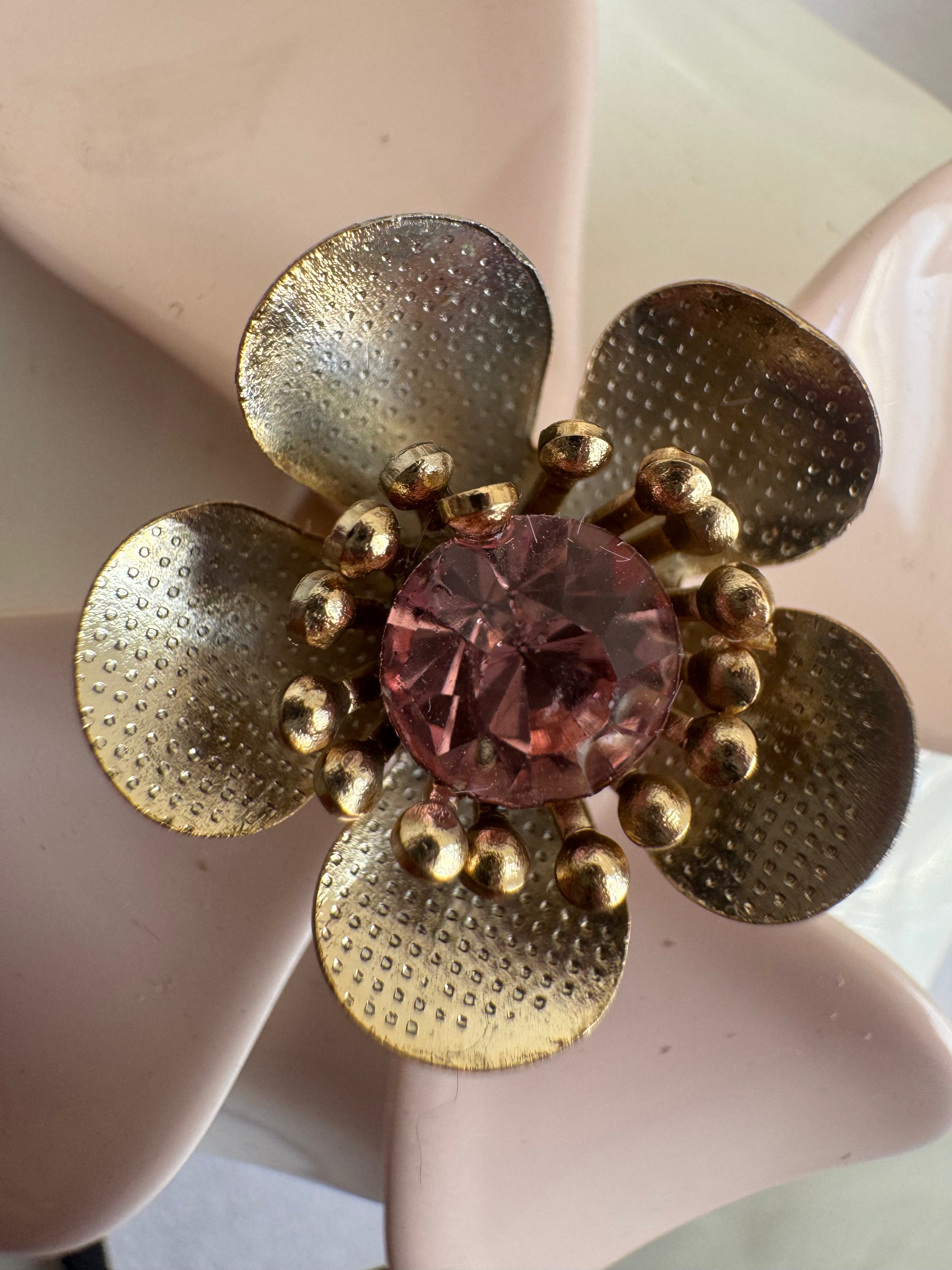 Orecchini "Petalo" Rosa Cipria e Crema - con fiore dorato centrale