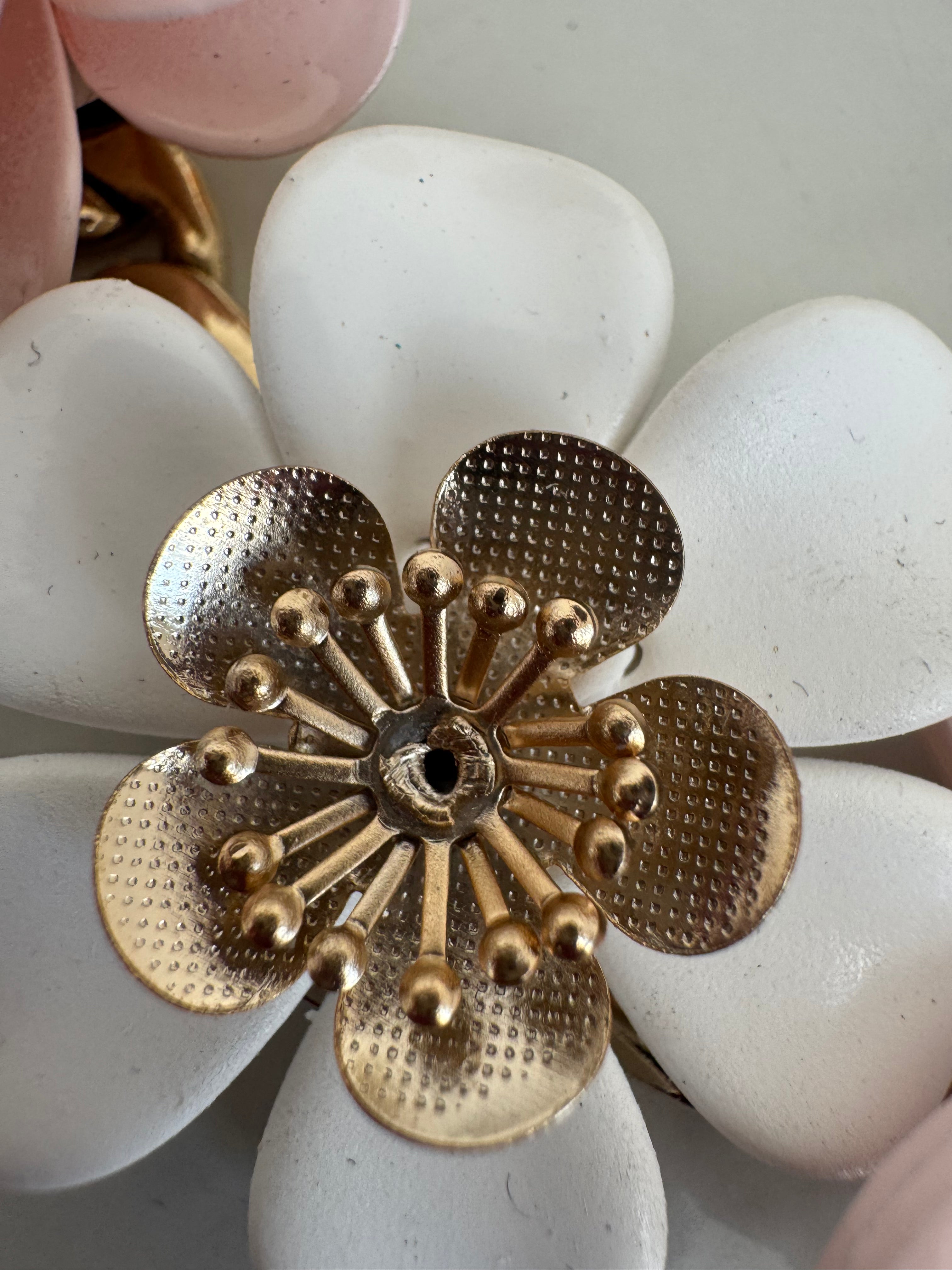 Collana "Rialto" - PEZZO UNICO Fiori rosa cipria, Bianco crema e fiori dorati