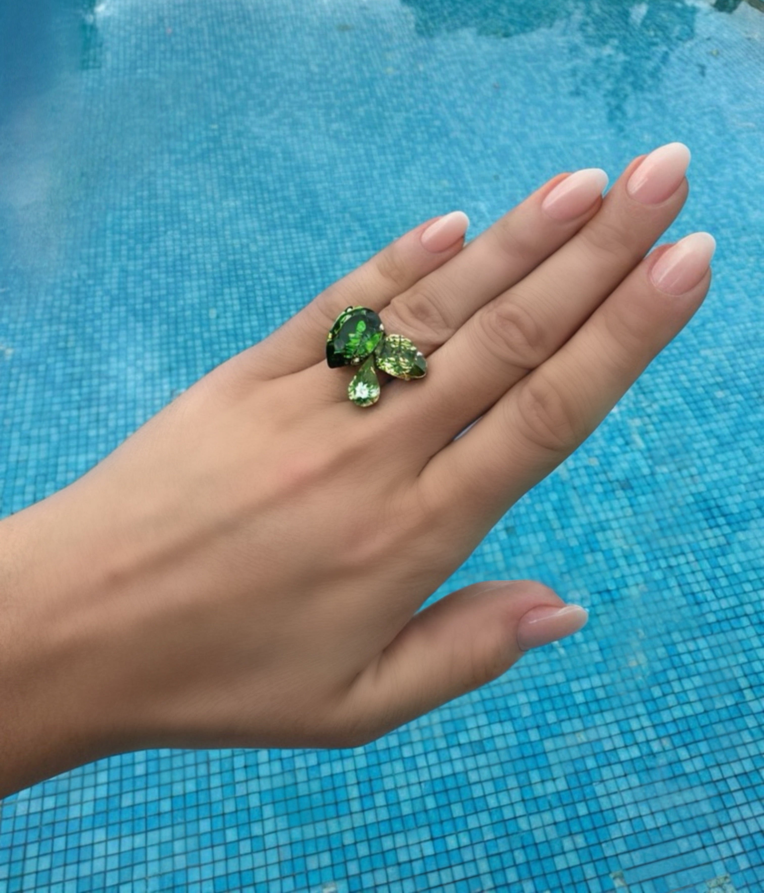 Anello Nefertiti Verde Giada con cristalli