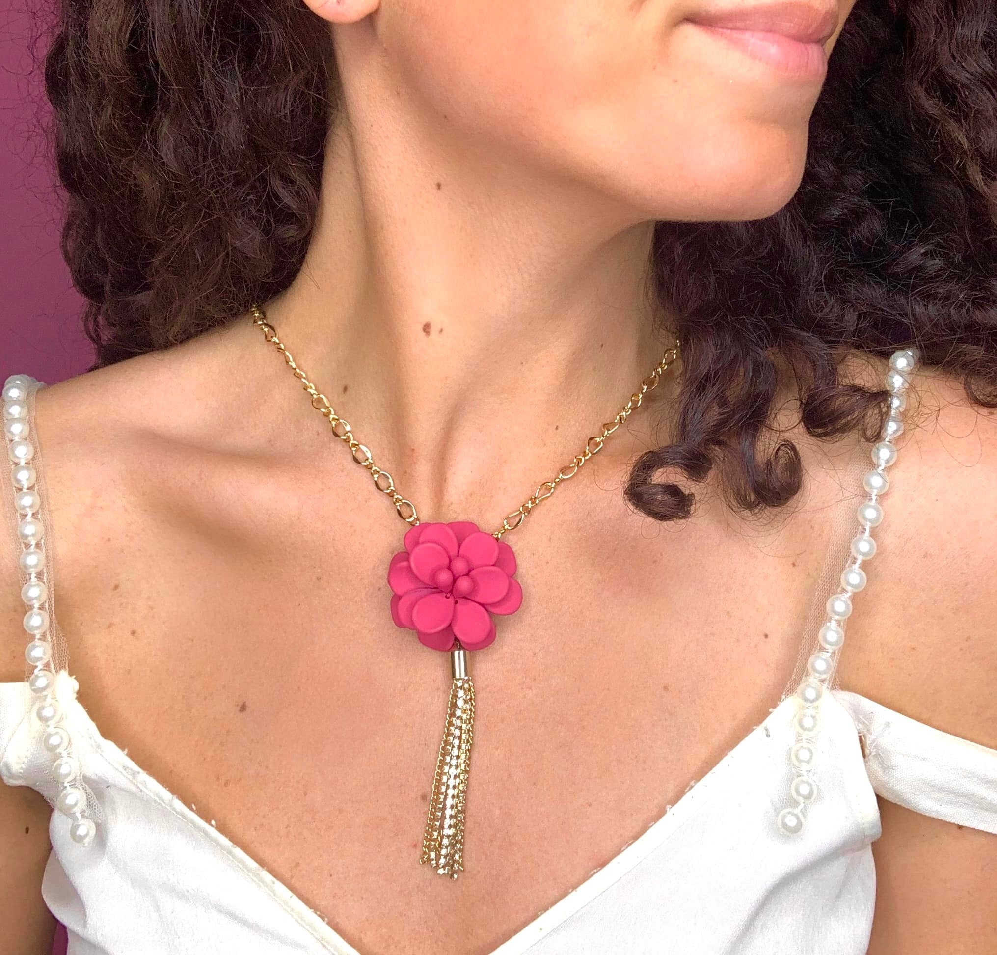 Collana Elsa con Ibisco Fucsia e Nappa di Strass