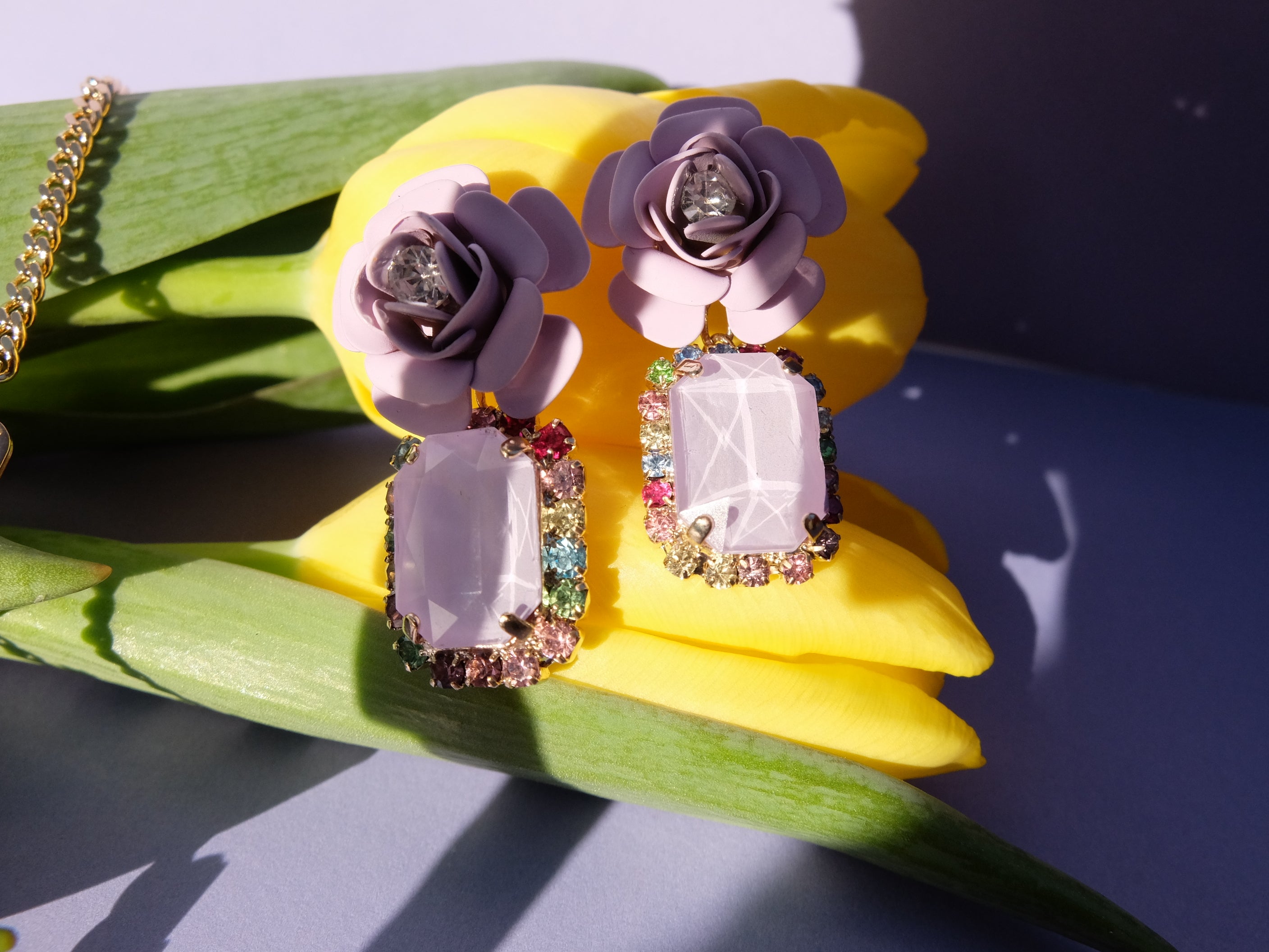 Tropical Decò "Camelia" Earrings - Wisteria with Multicolor Crystals