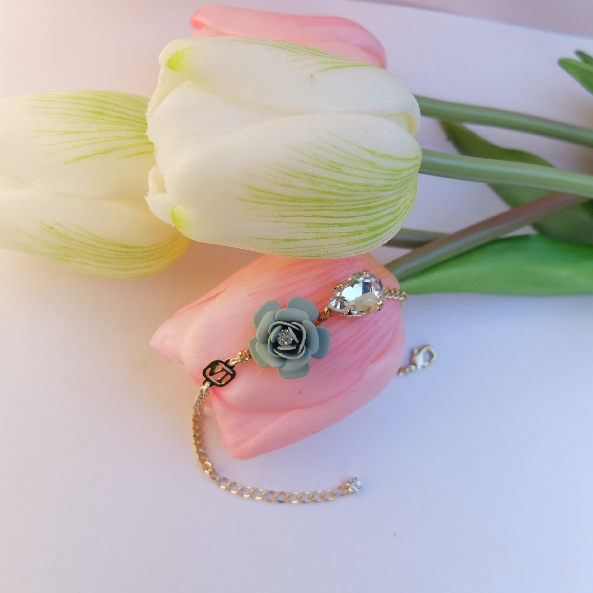 Adjustable Bracelet "Camelia" - Sage Green with Crystal Drop 
