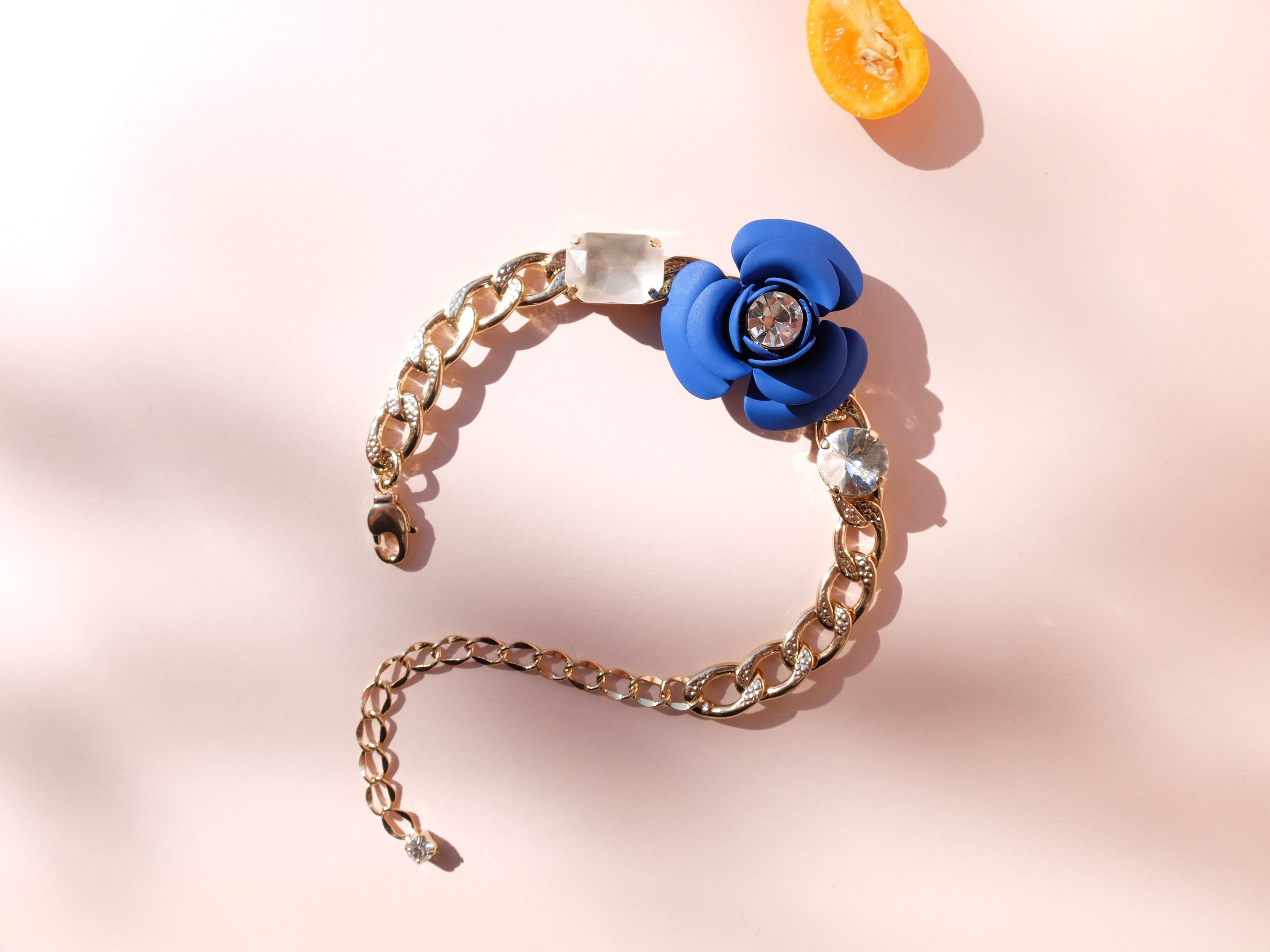 Bracciale Regolabile "Peonia Sunset"- Blu Elettrico con Cristalli