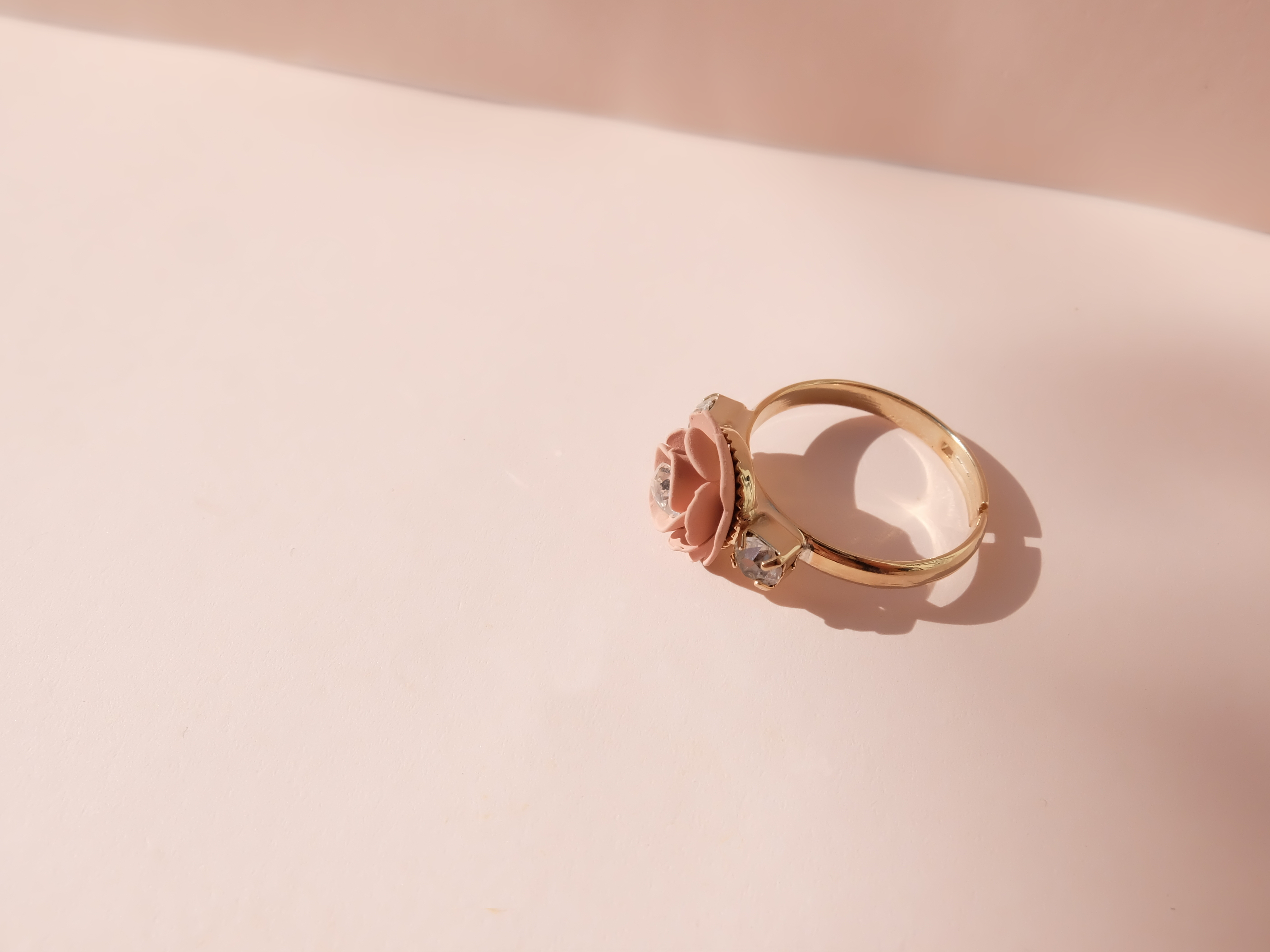 Adjustable ring "Camelia" Powder Pink with crystals