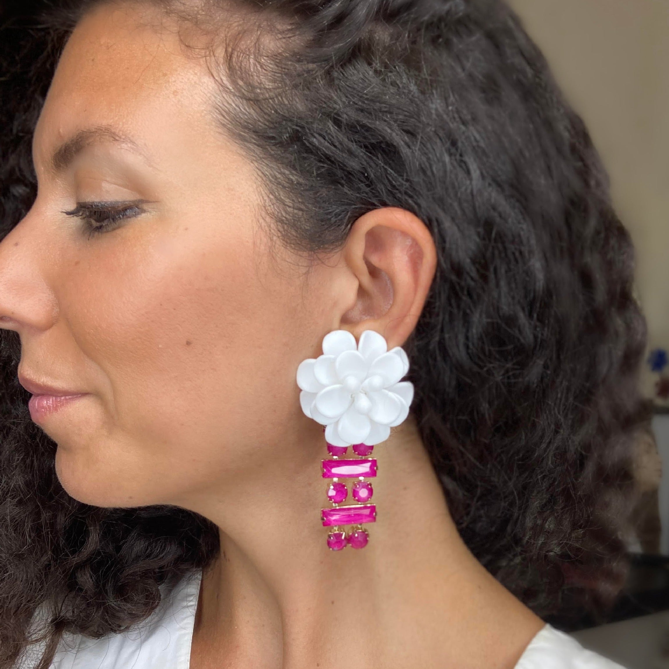 White Hibiscus Earrings "Dolce Vita" 