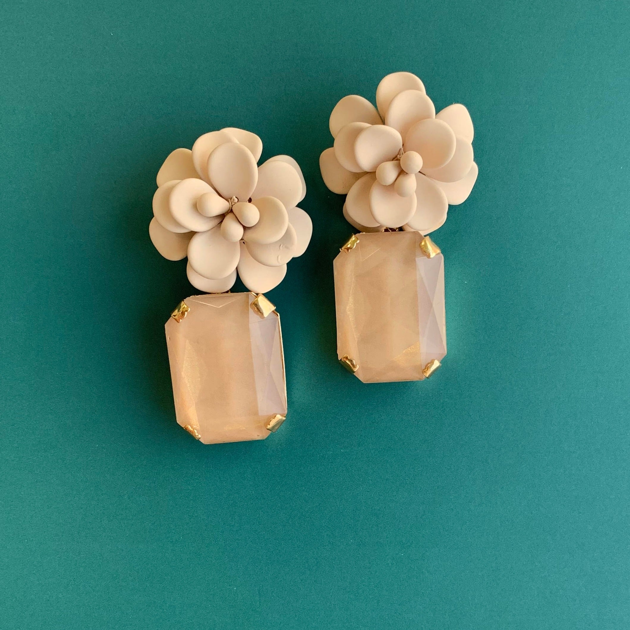 Beige Hibiscus with Gold Rectangular Stone 