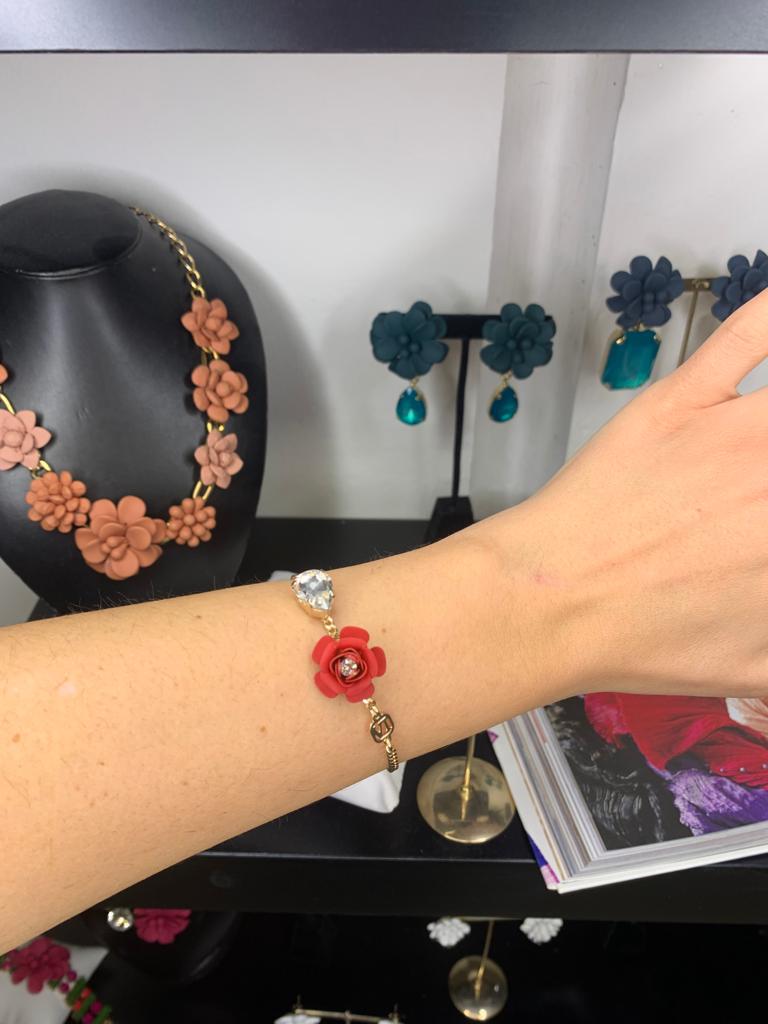 Adjustable bracelet "Camelia" red with crystal 